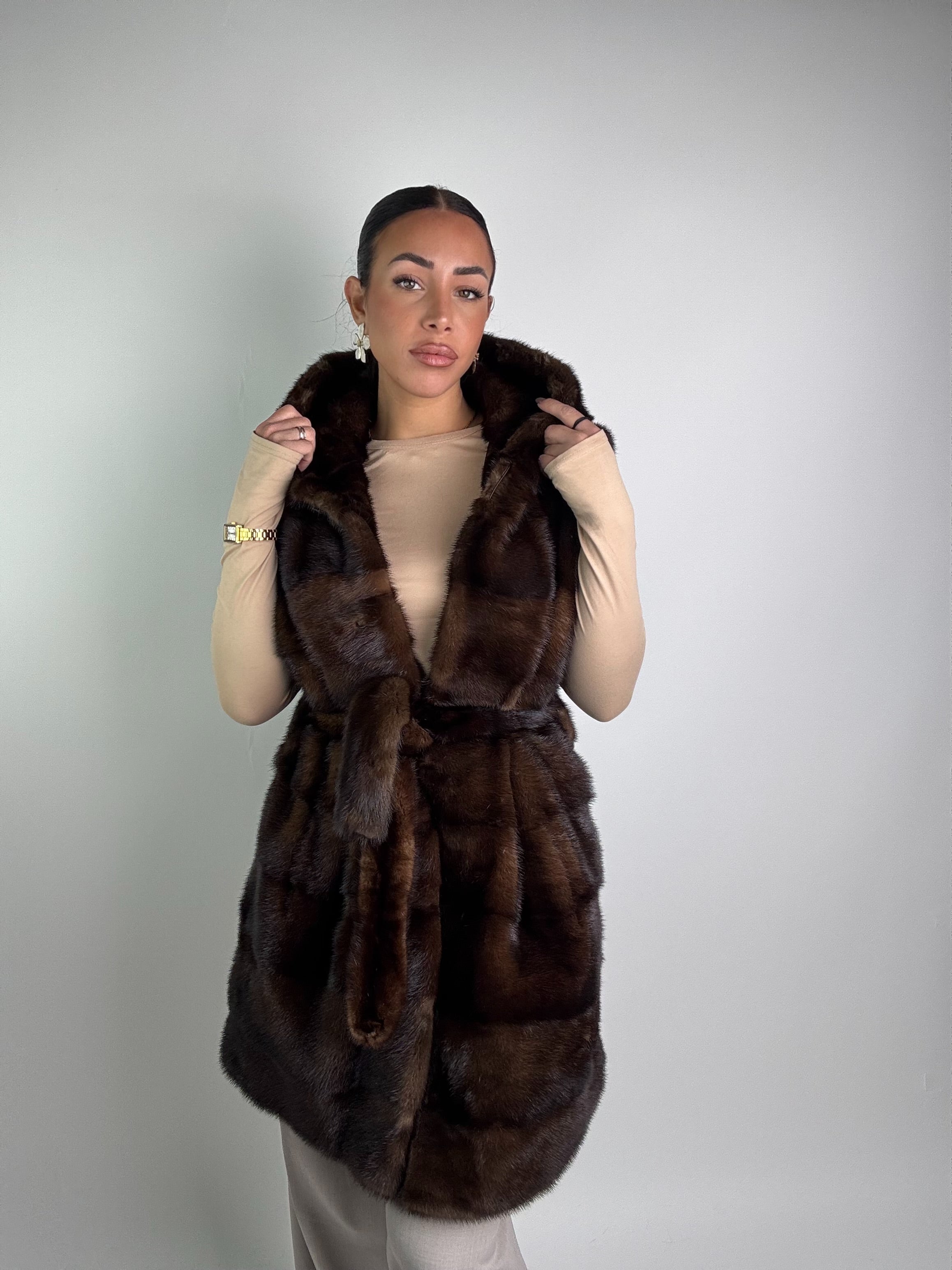 Smanicato in visone cintura e cappuccio N118