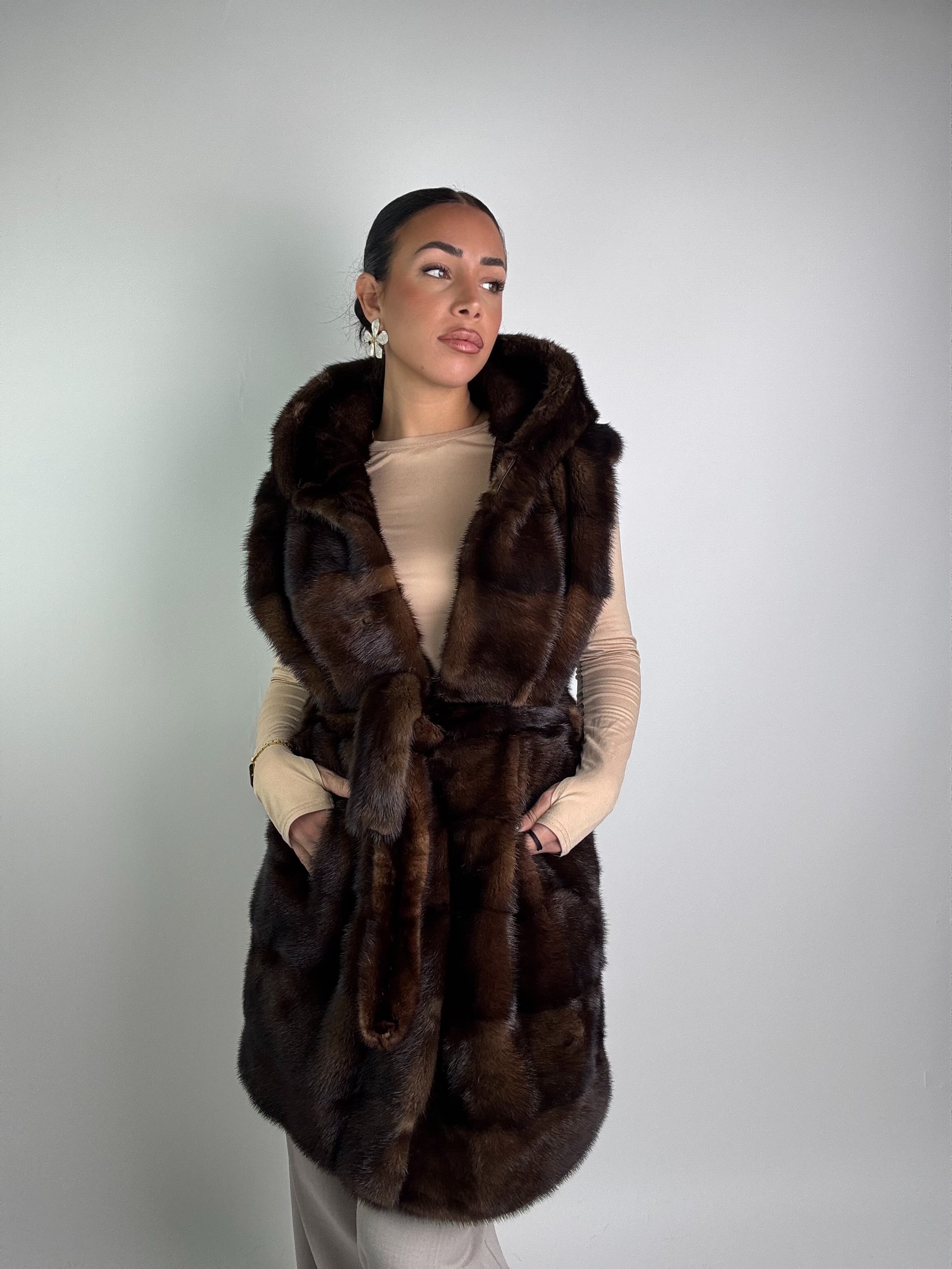 Smanicato in visone cintura e cappuccio N118