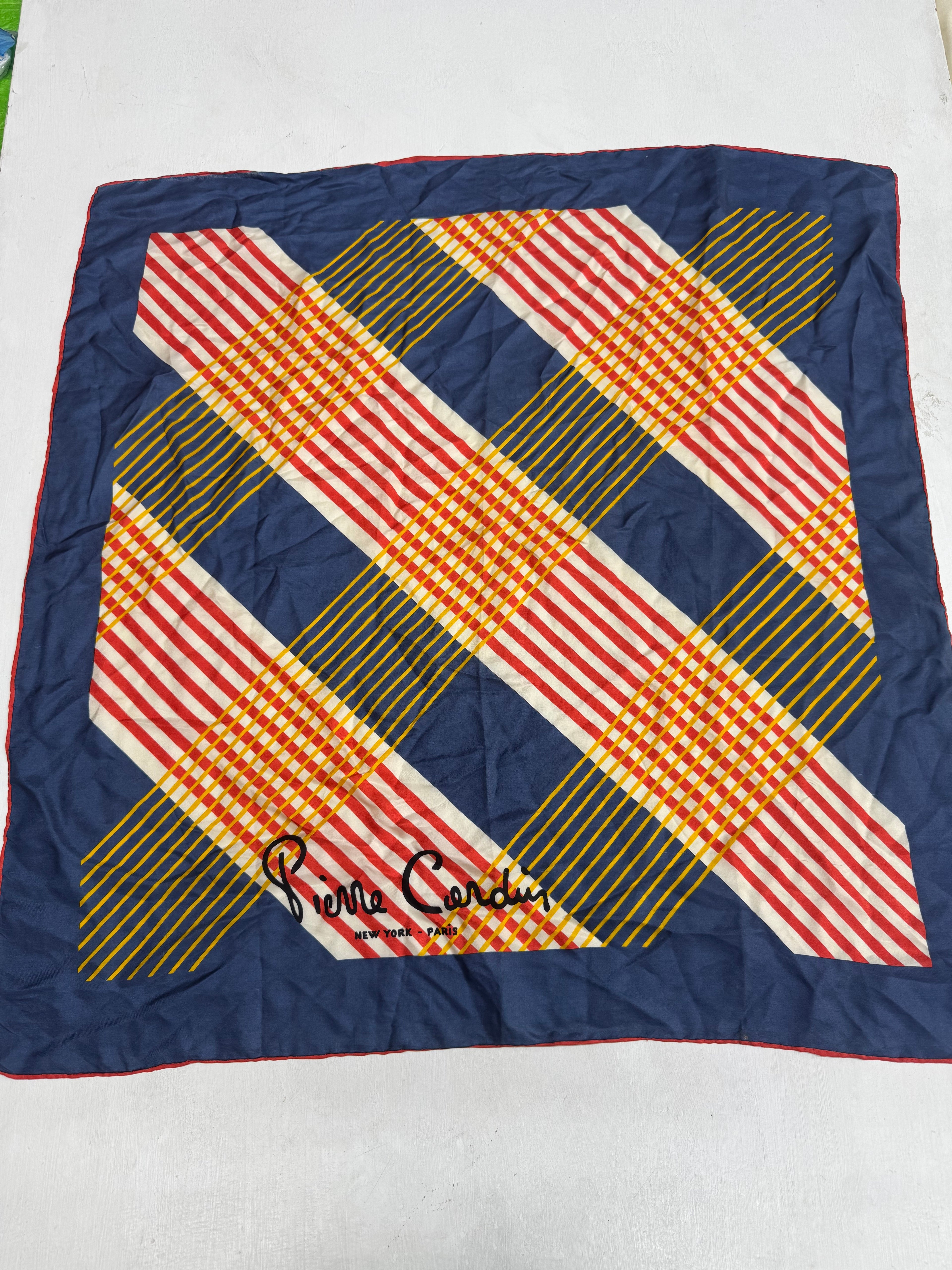 Foulard  Pierre Cardin