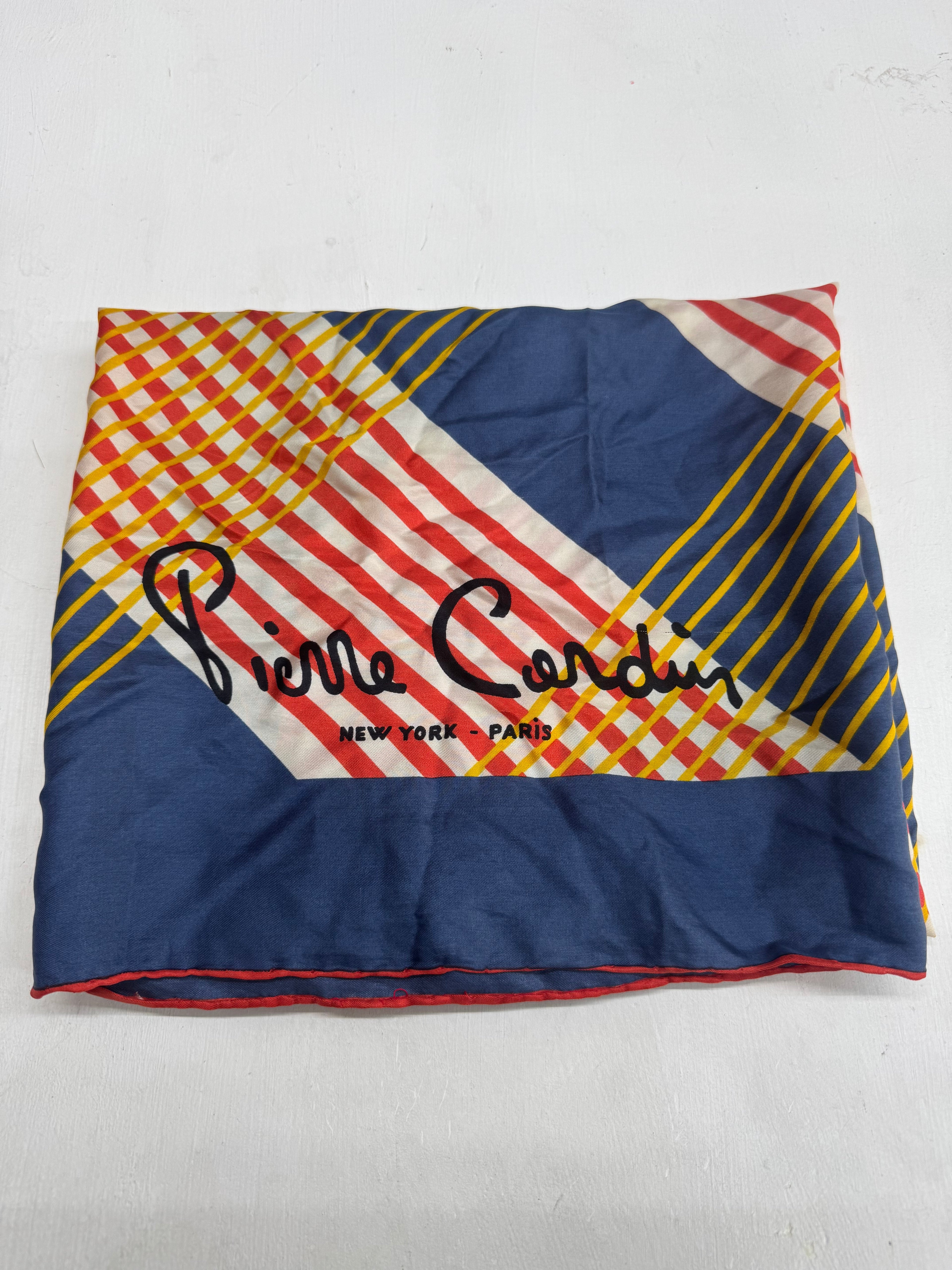 Foulard  Pierre Cardin