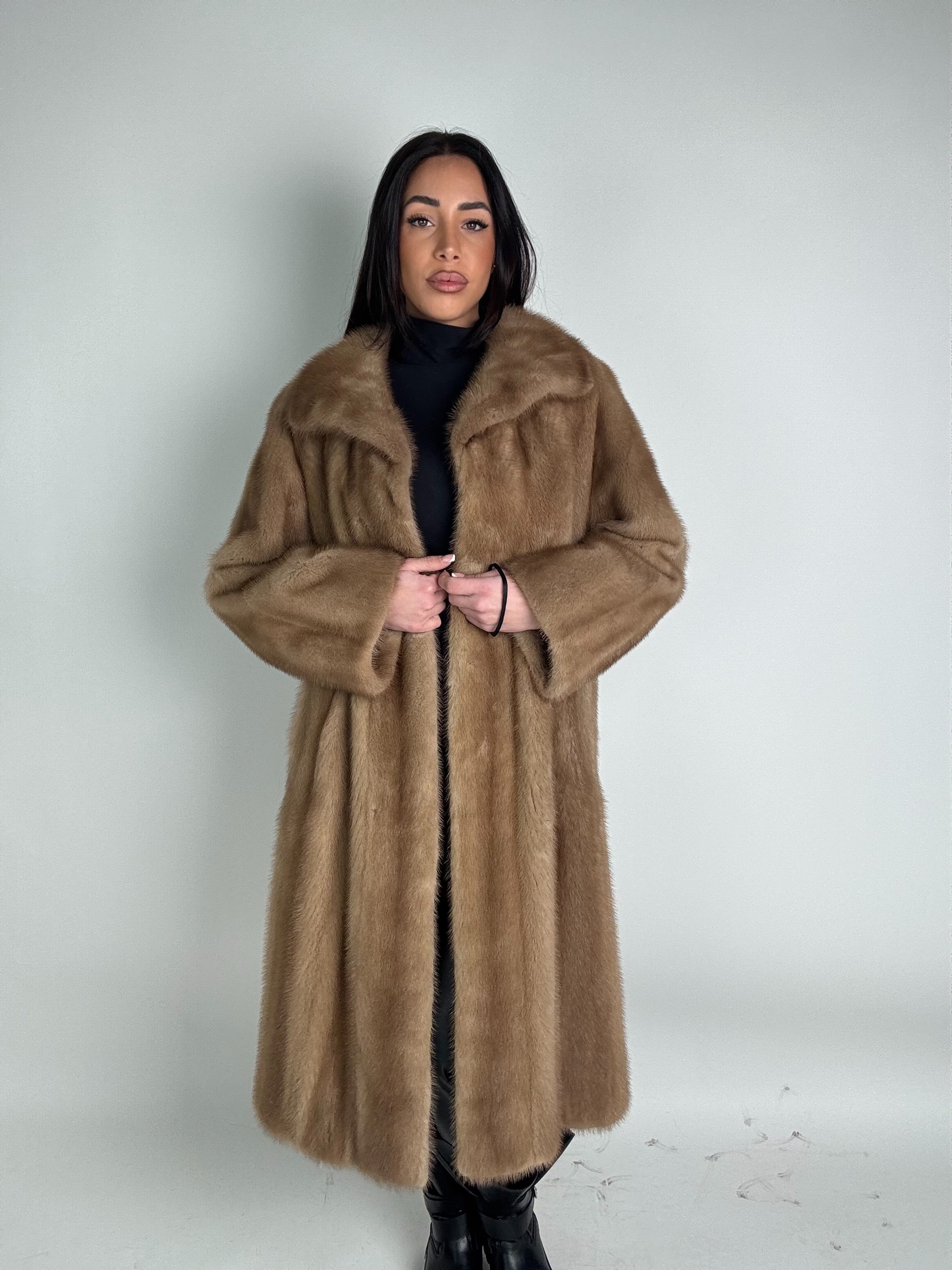 Cappotto in visone N501