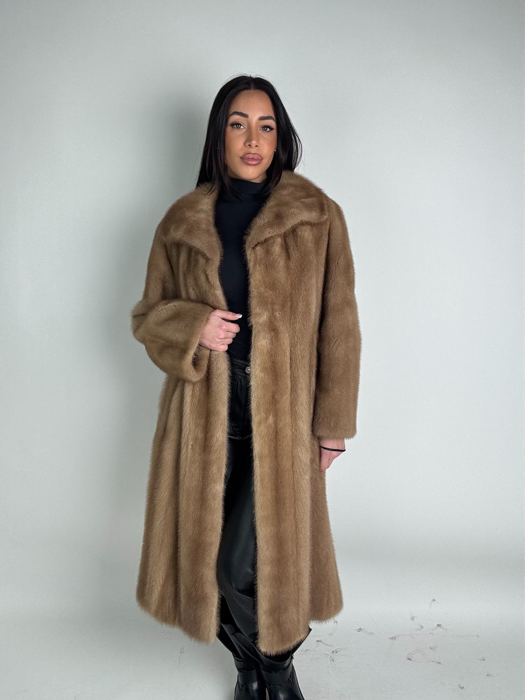 Cappotto in visone N501