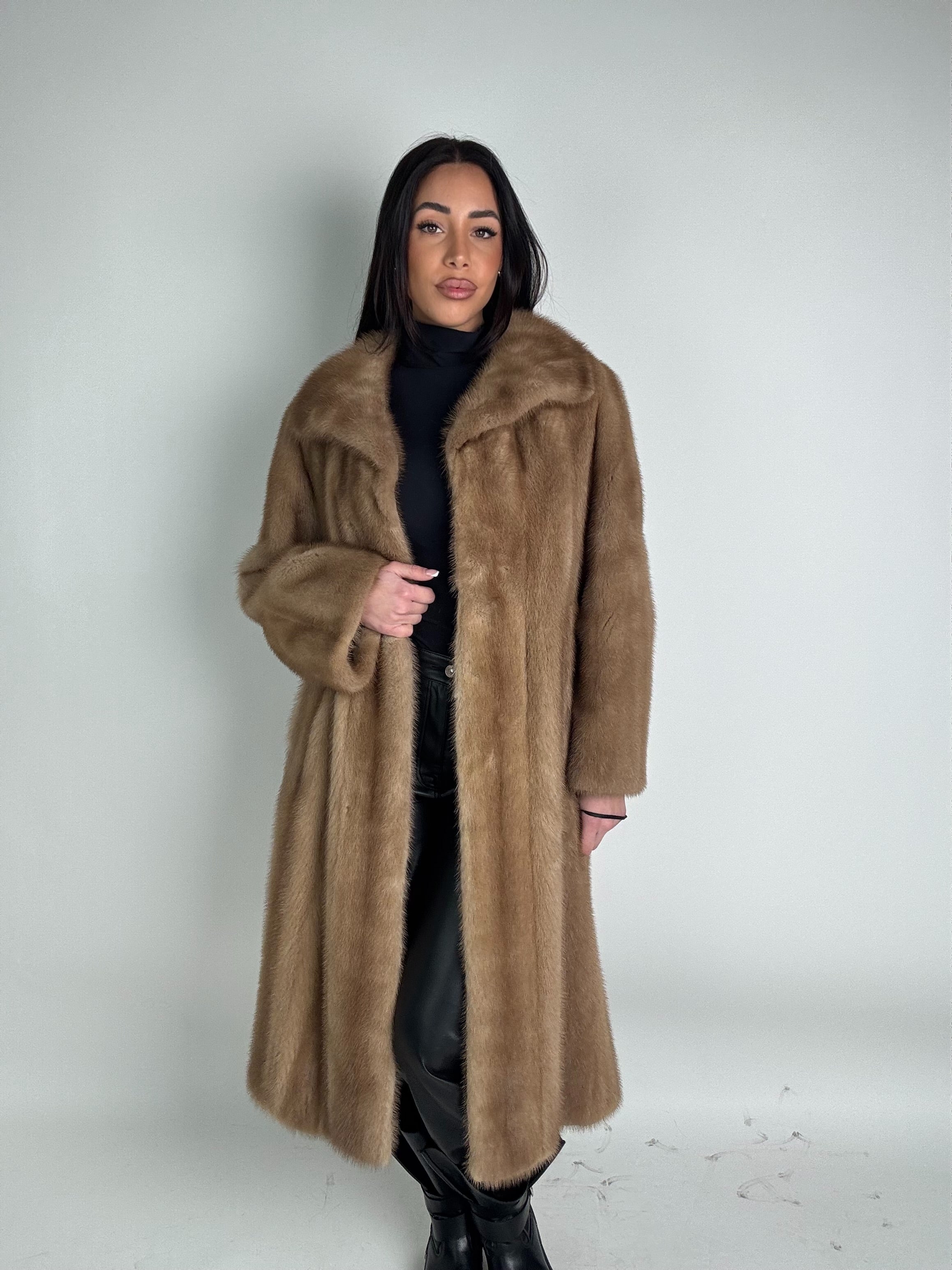 Cappotto in visone N501