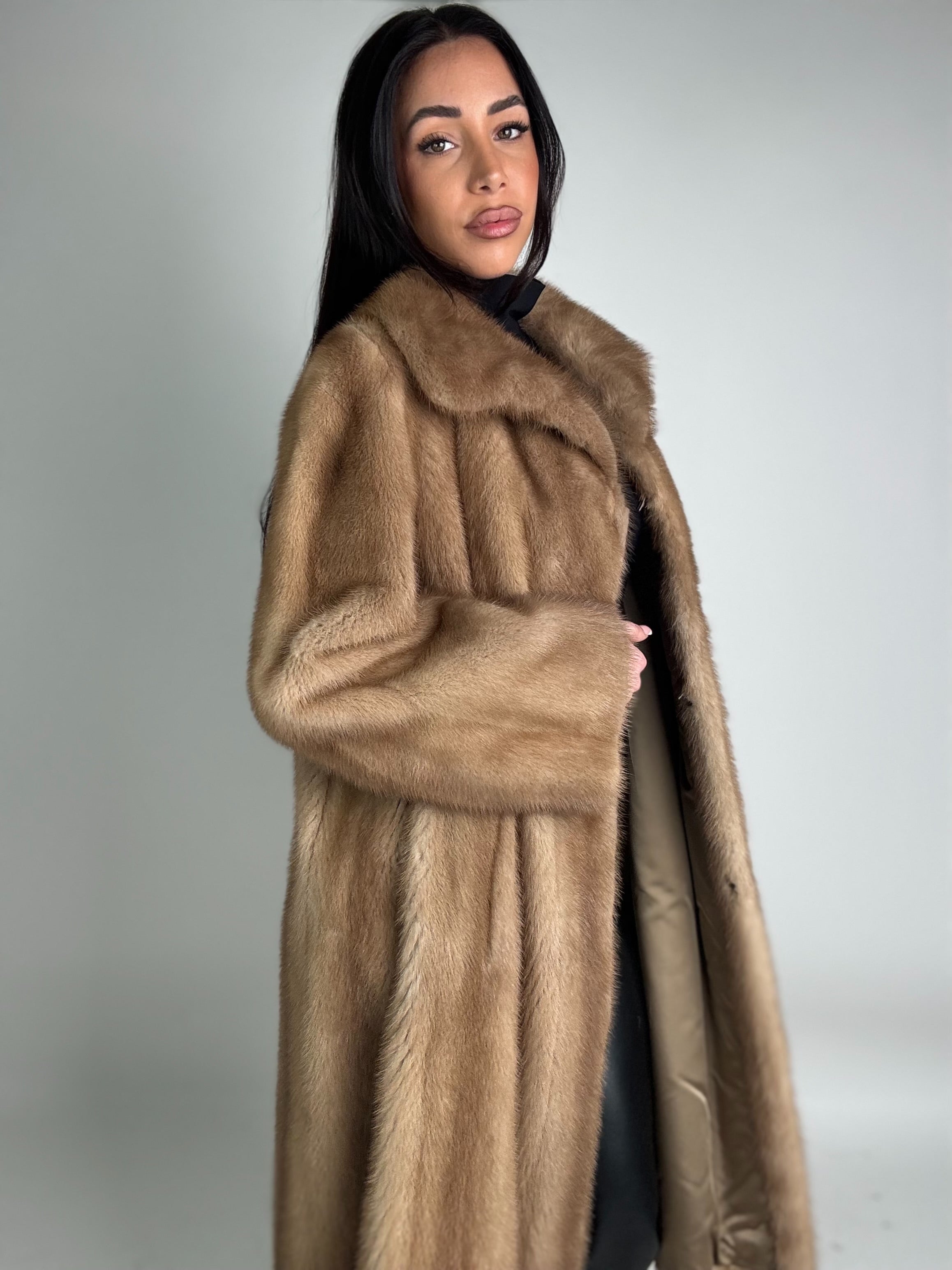 Cappotto in visone N501