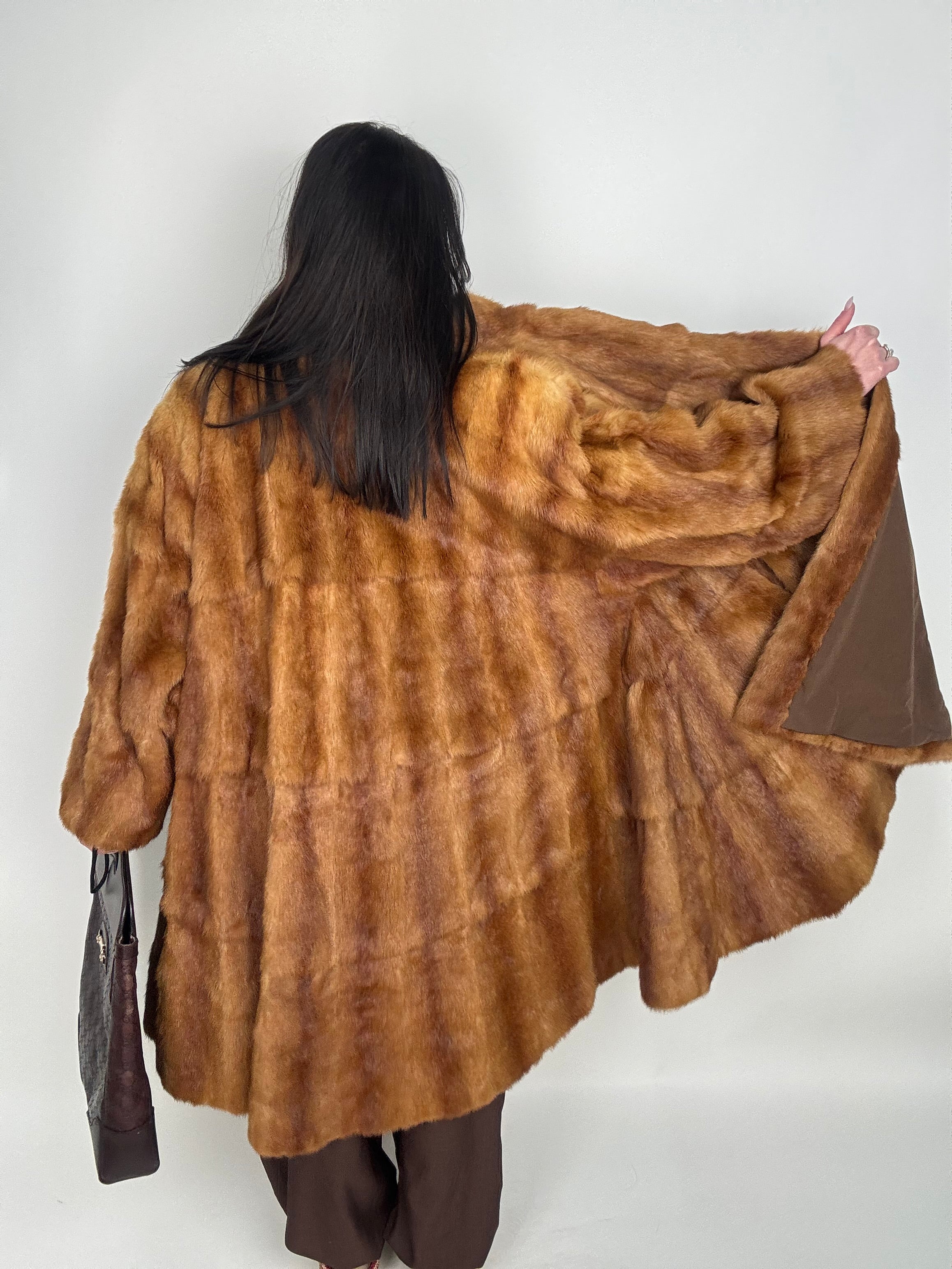 Cappotto in visone N606