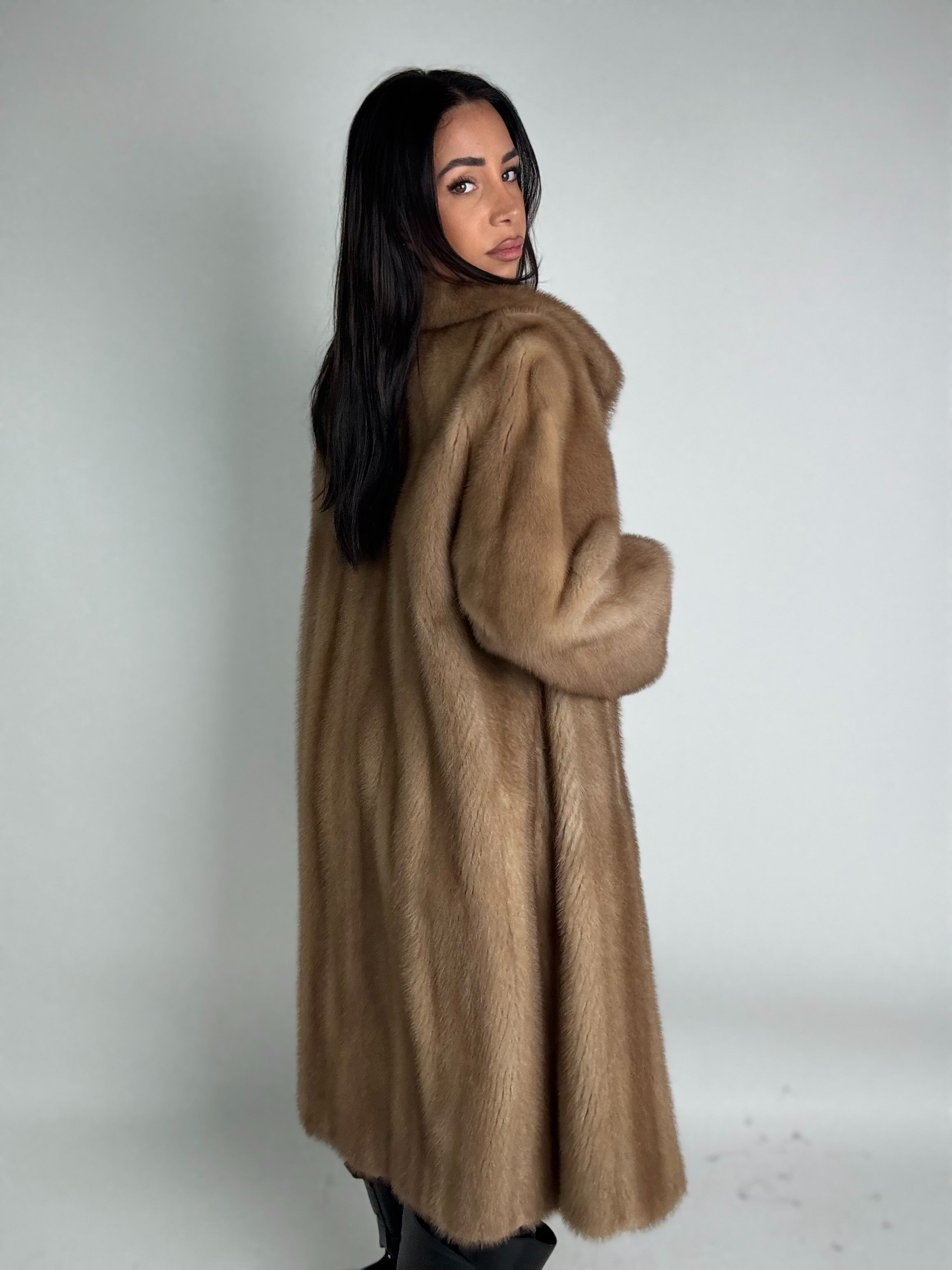Cappotto in visone N501