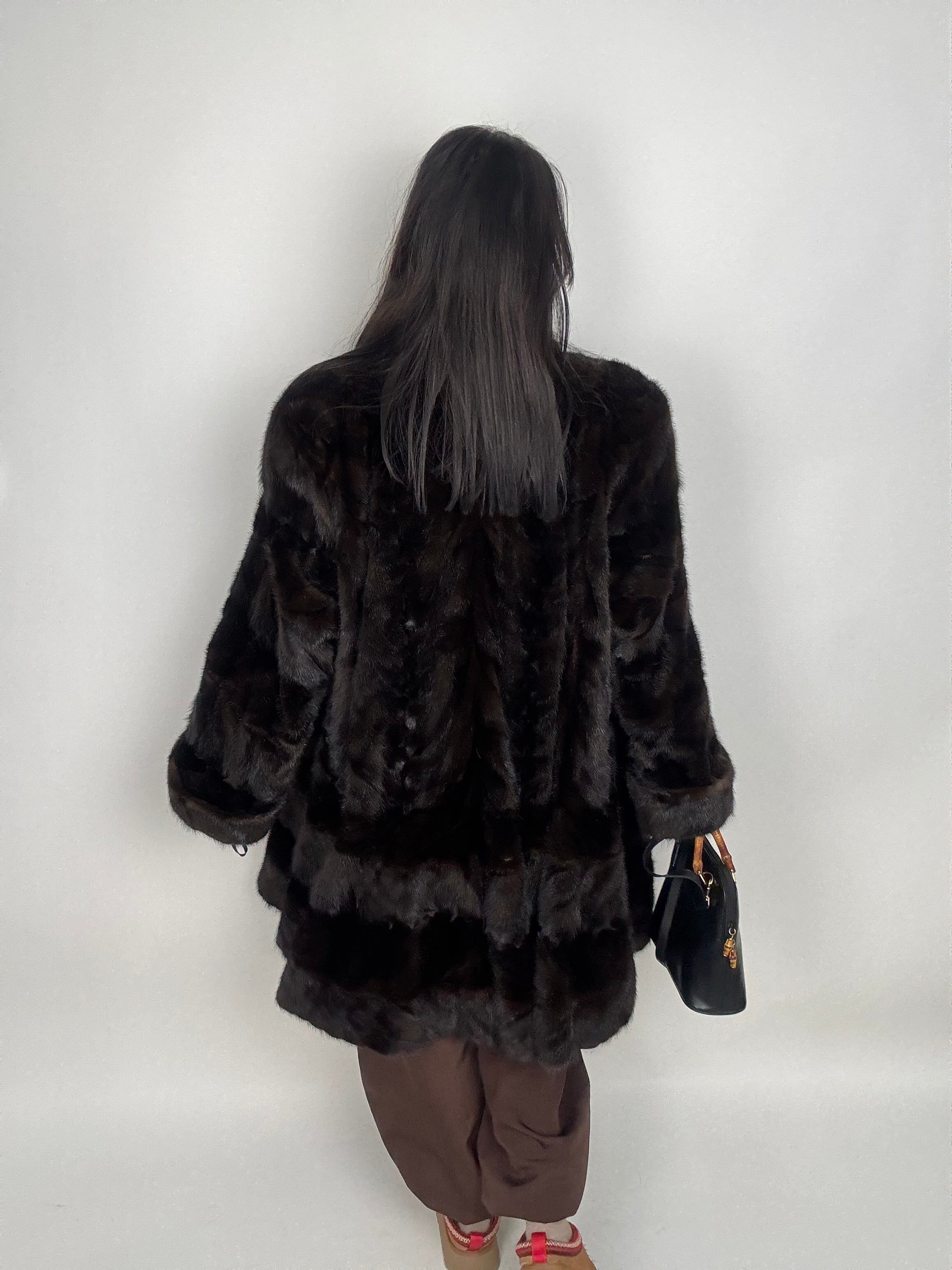Cappotto in visone N607