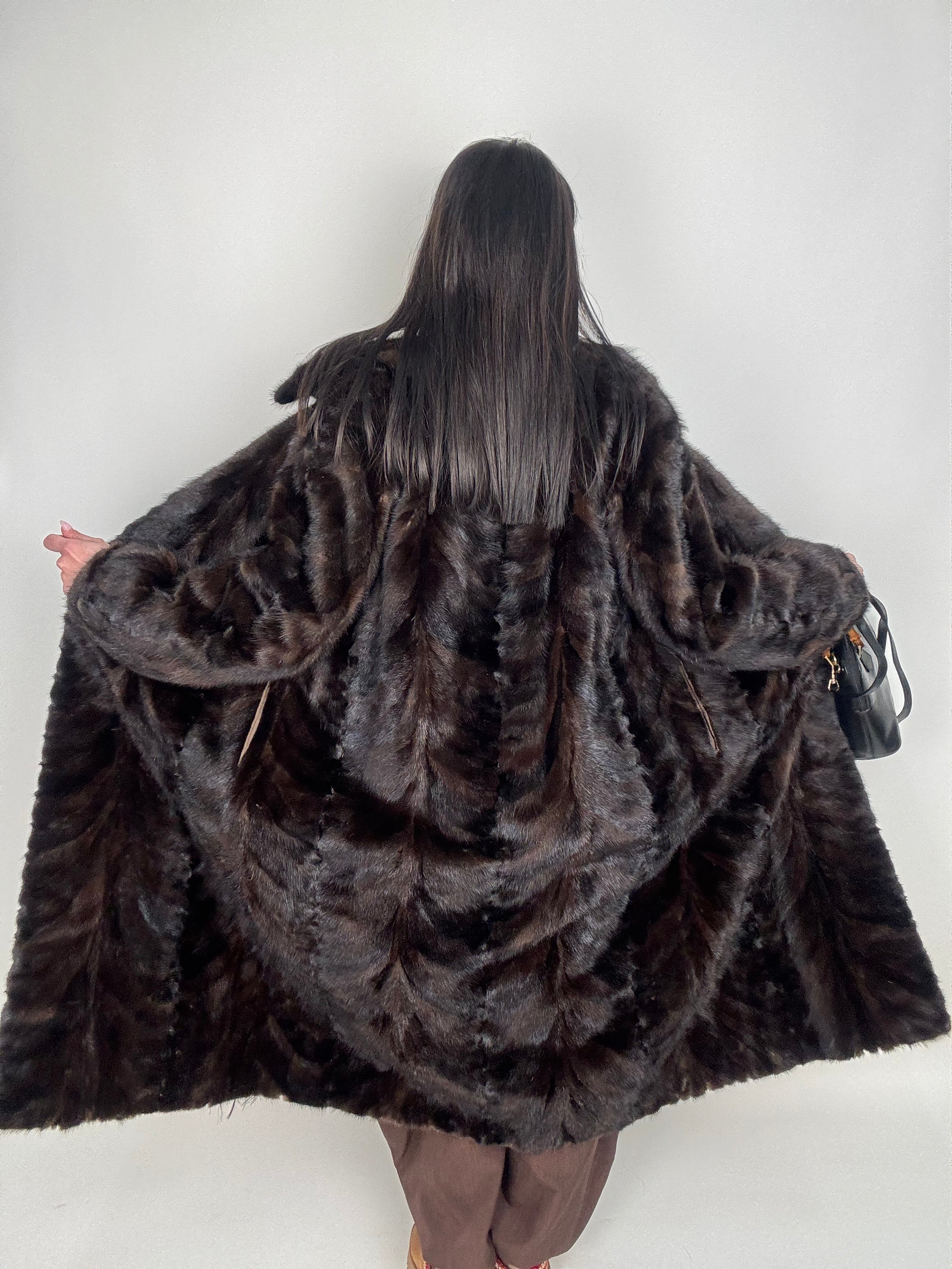 Cappotto in visone N609