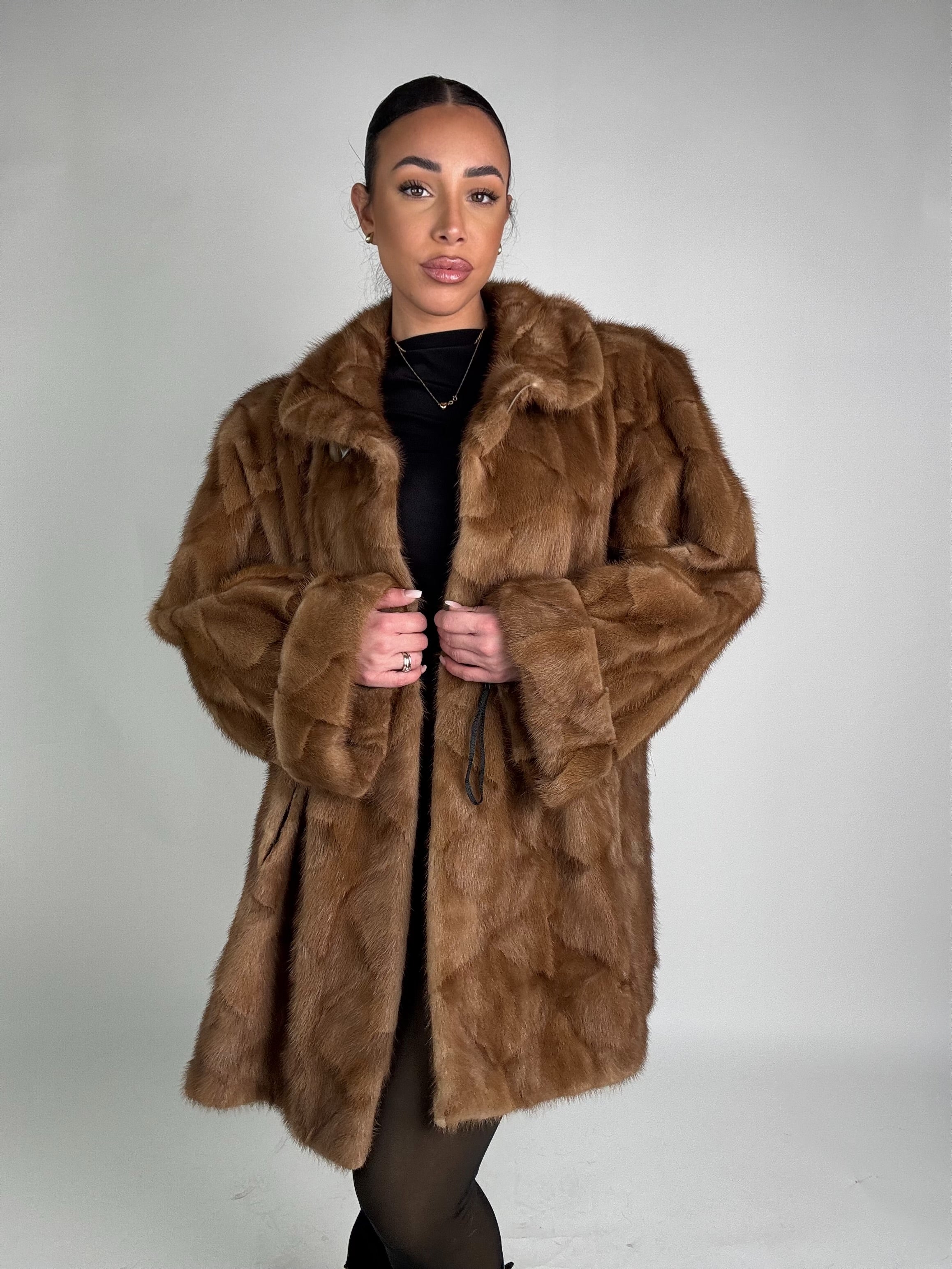 Cappotto in visone N432