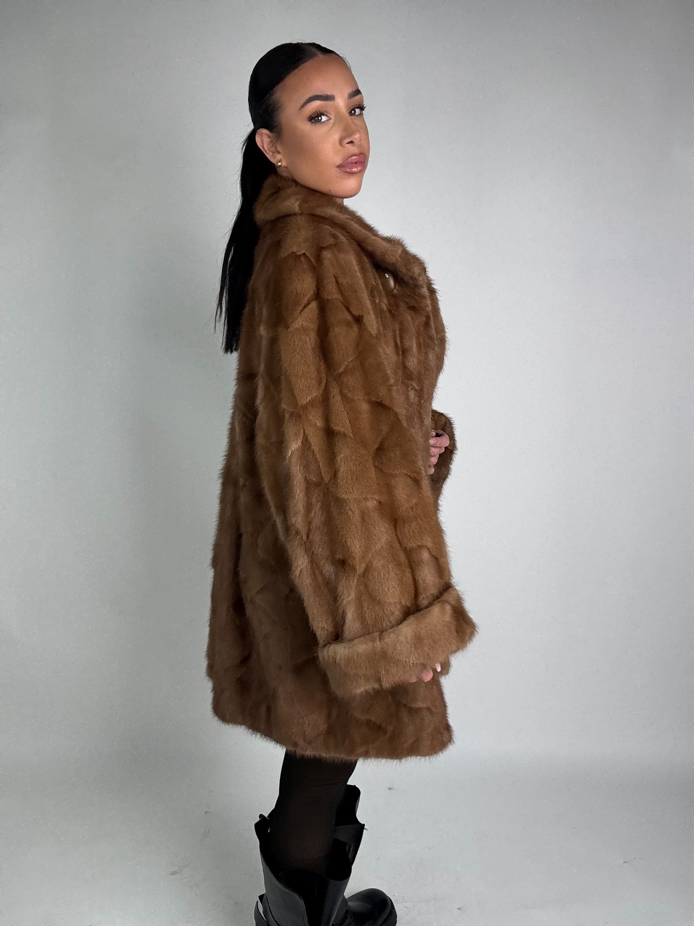 Cappotto in visone N432