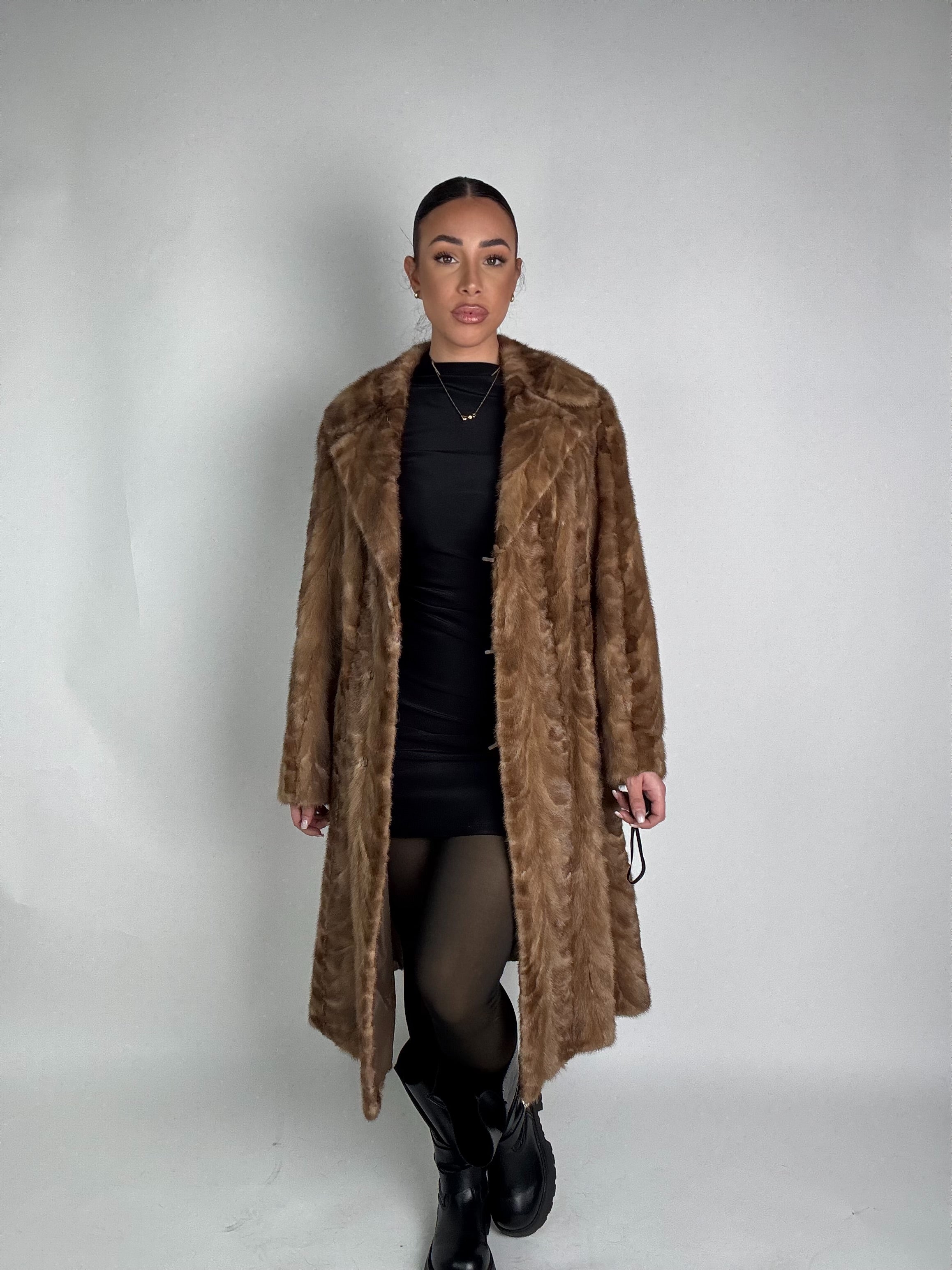 Cappotto in visone N436