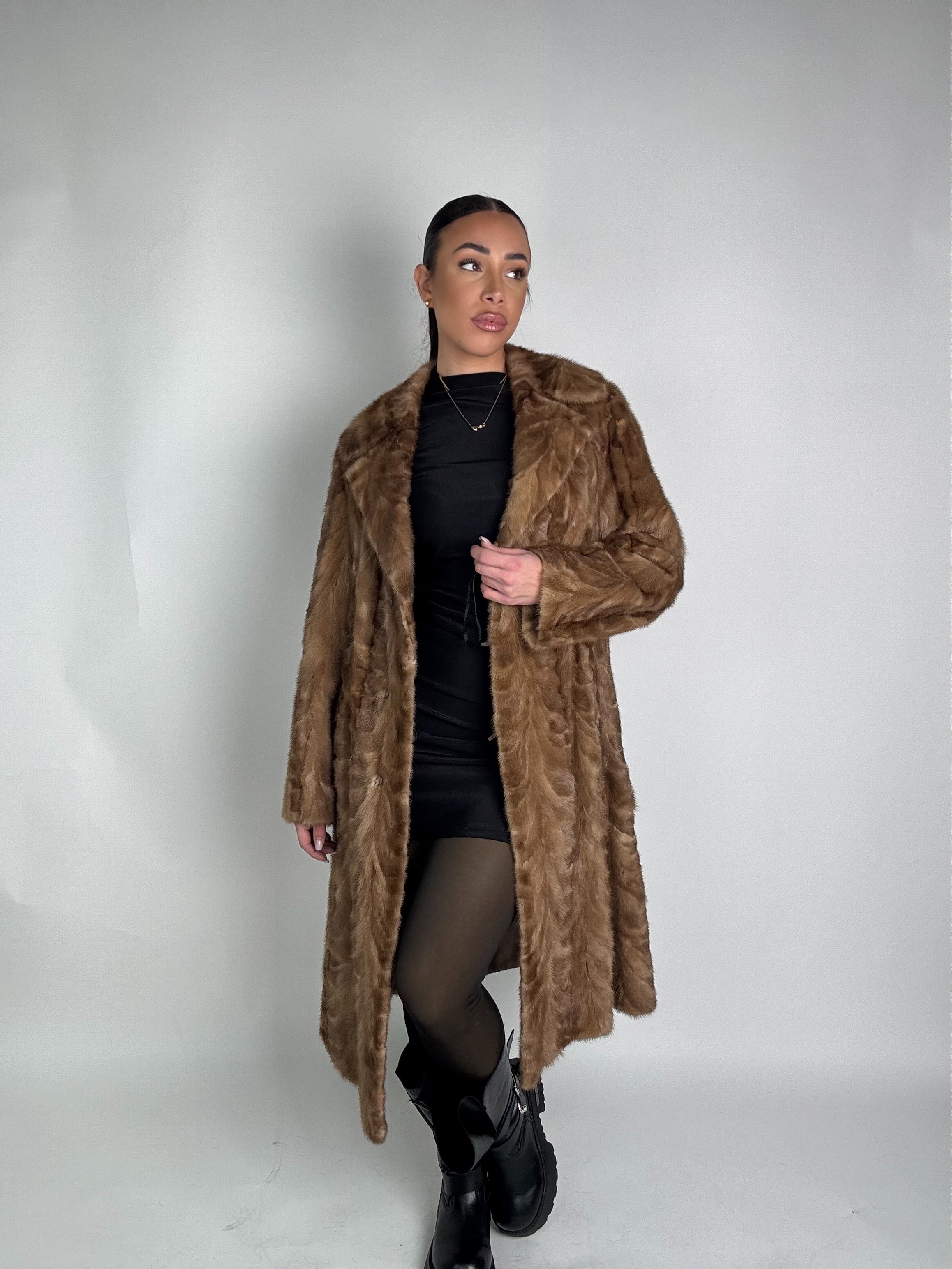 Cappotto in visone N436