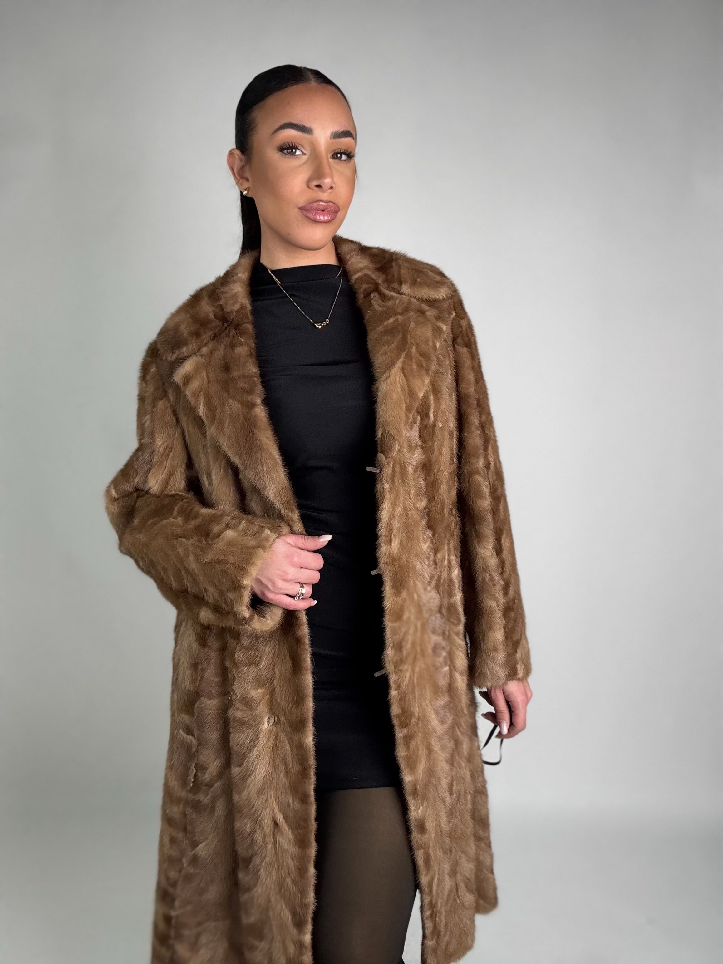 Cappotto in visone N436