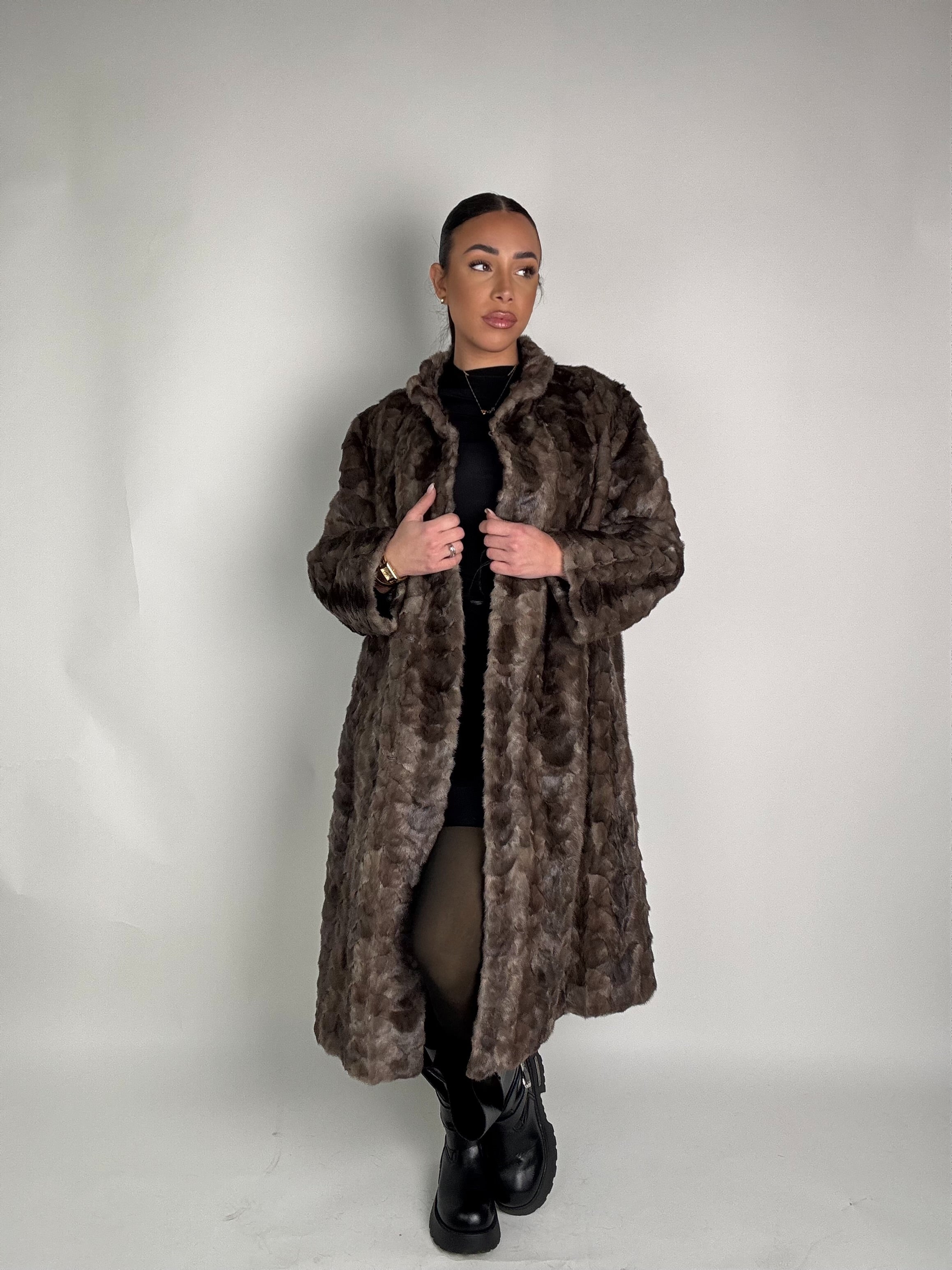 Cappotto in visone N434