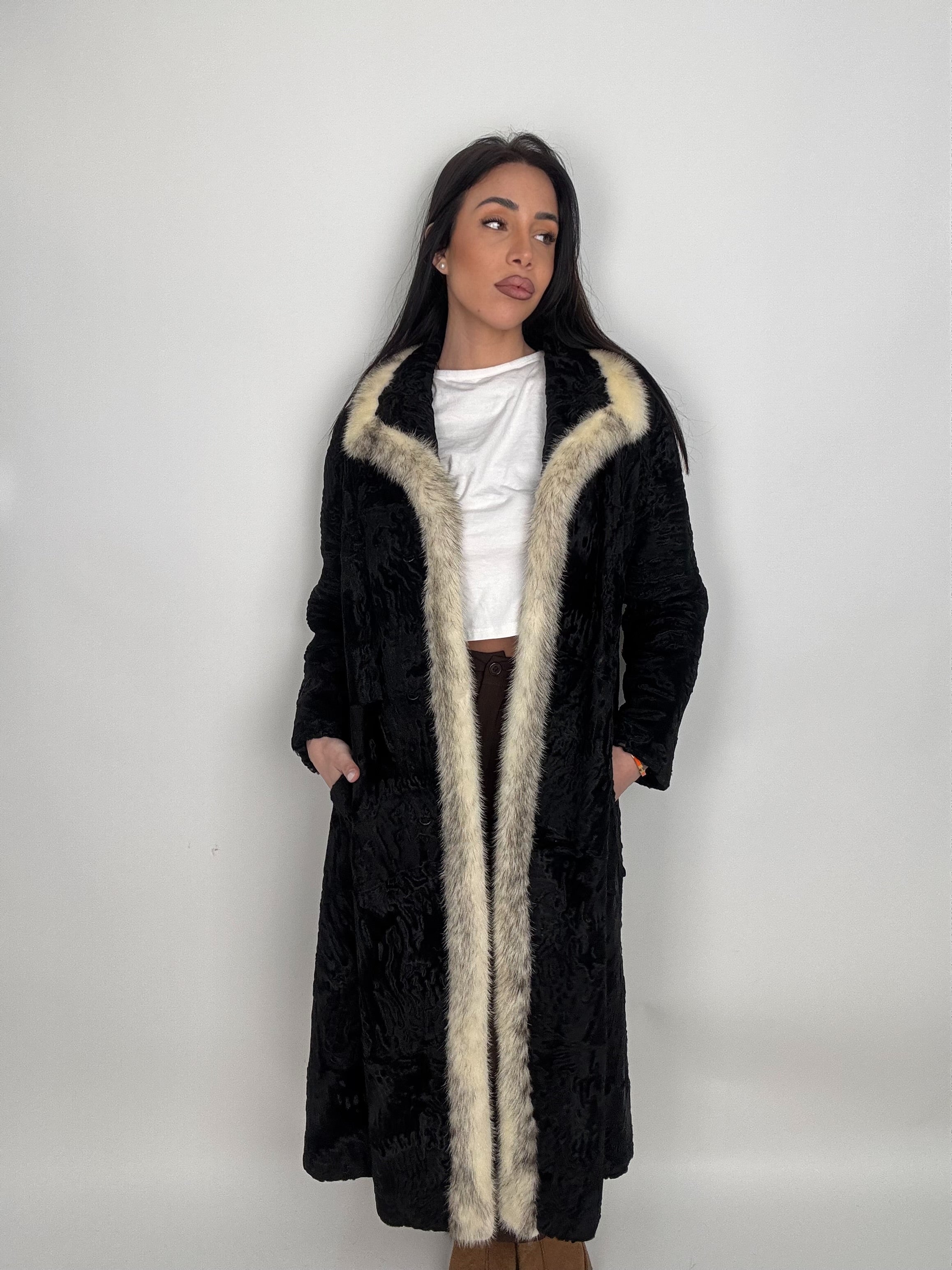 Cappotto in astrakan N440
