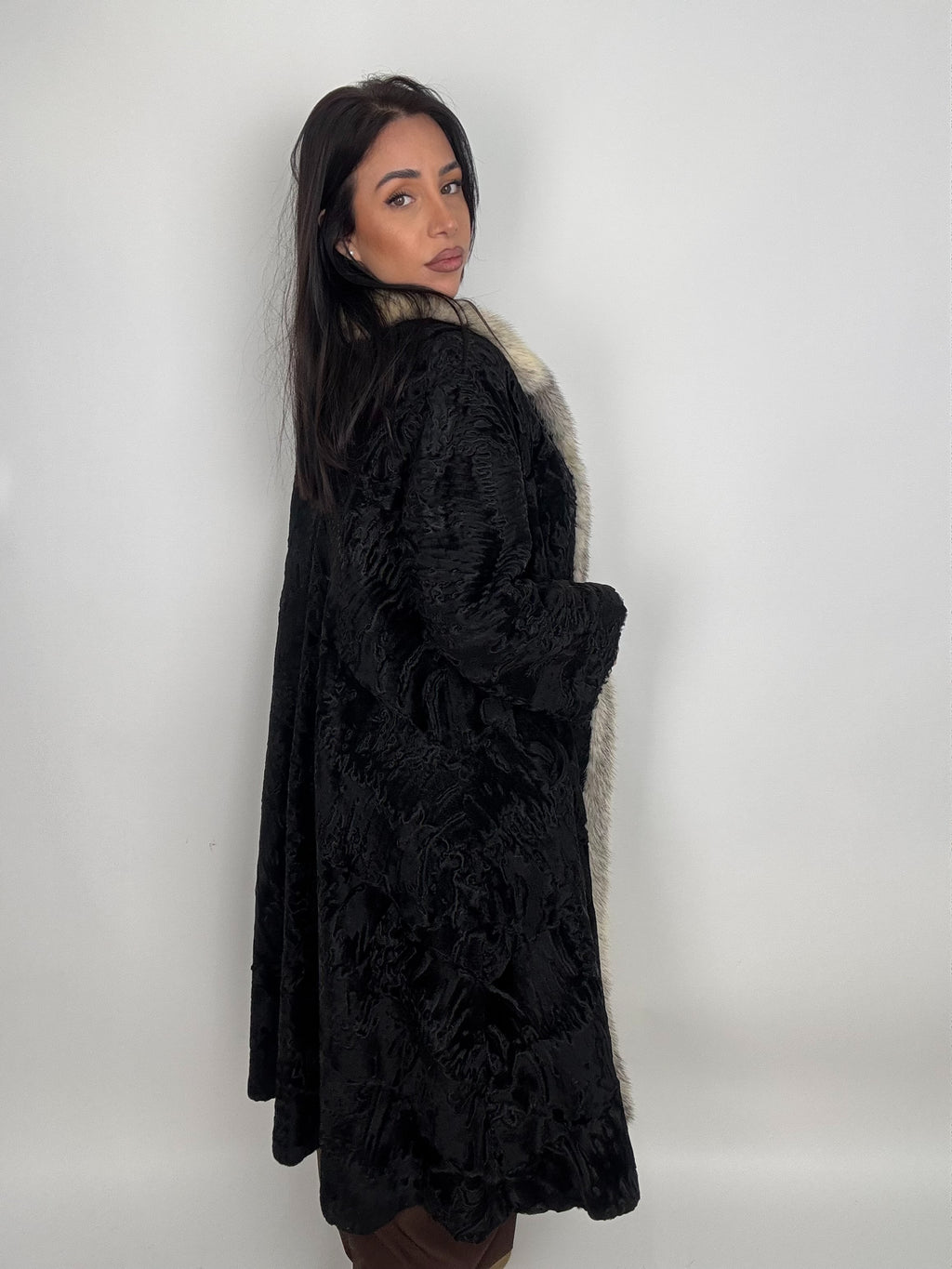 Cappotto in astrakan N440