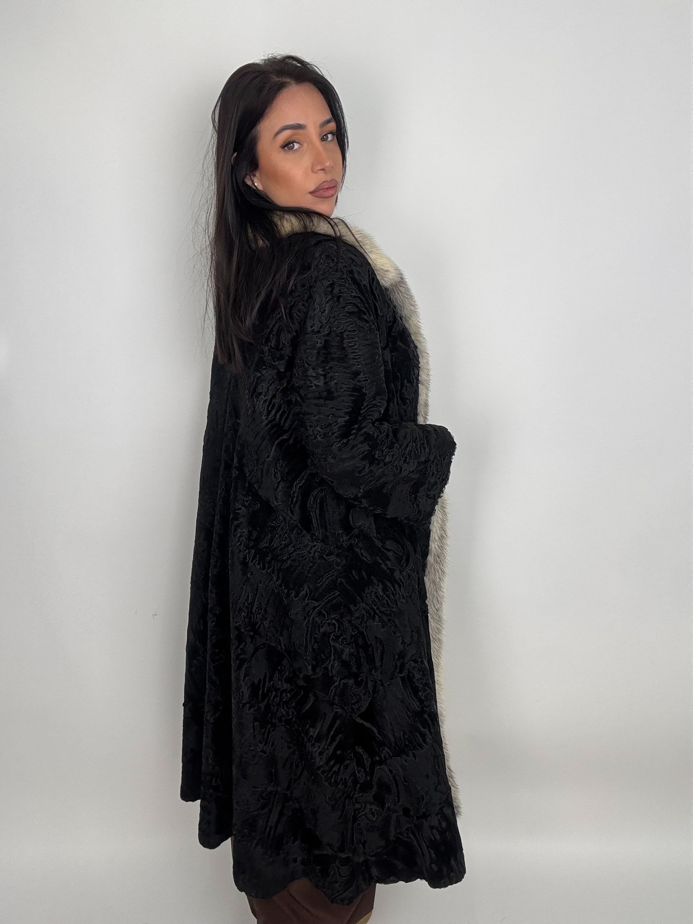 Cappotto in astrakan N440
