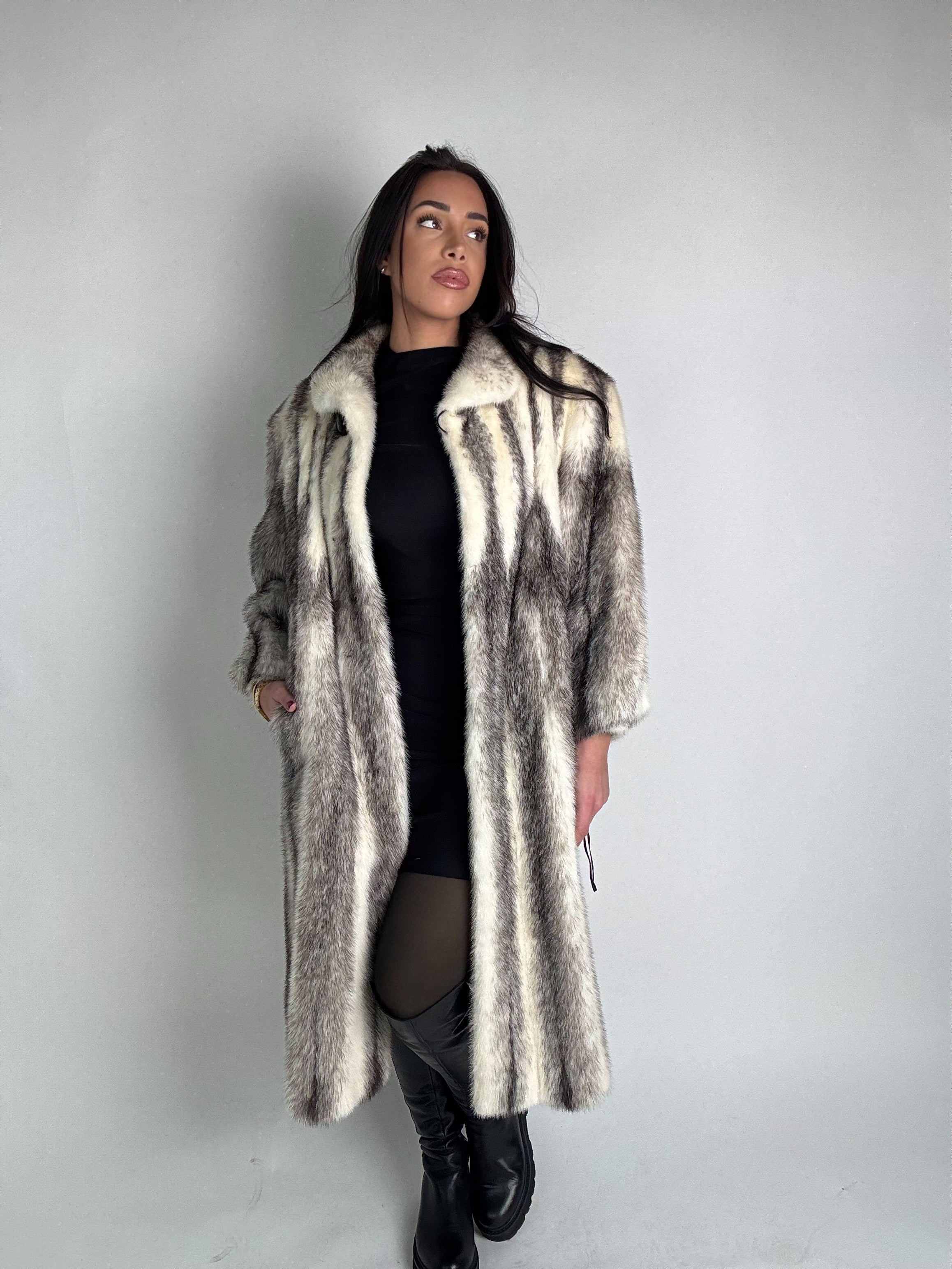 Cappotto in visone N438