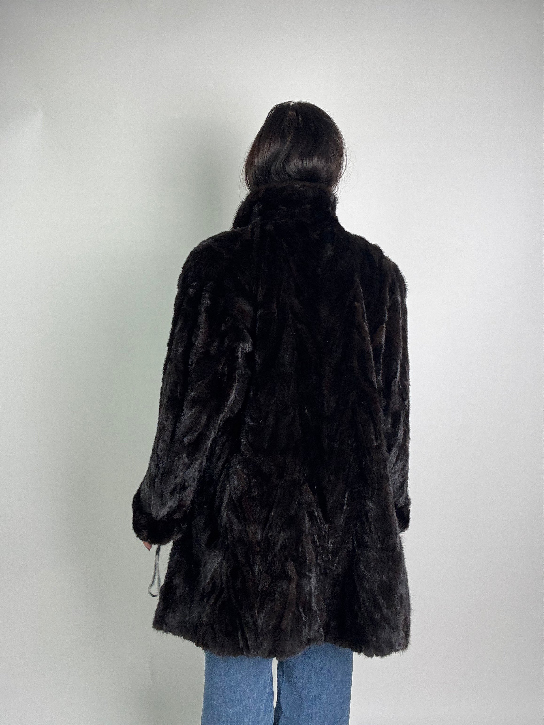 Cappotto in visone N381