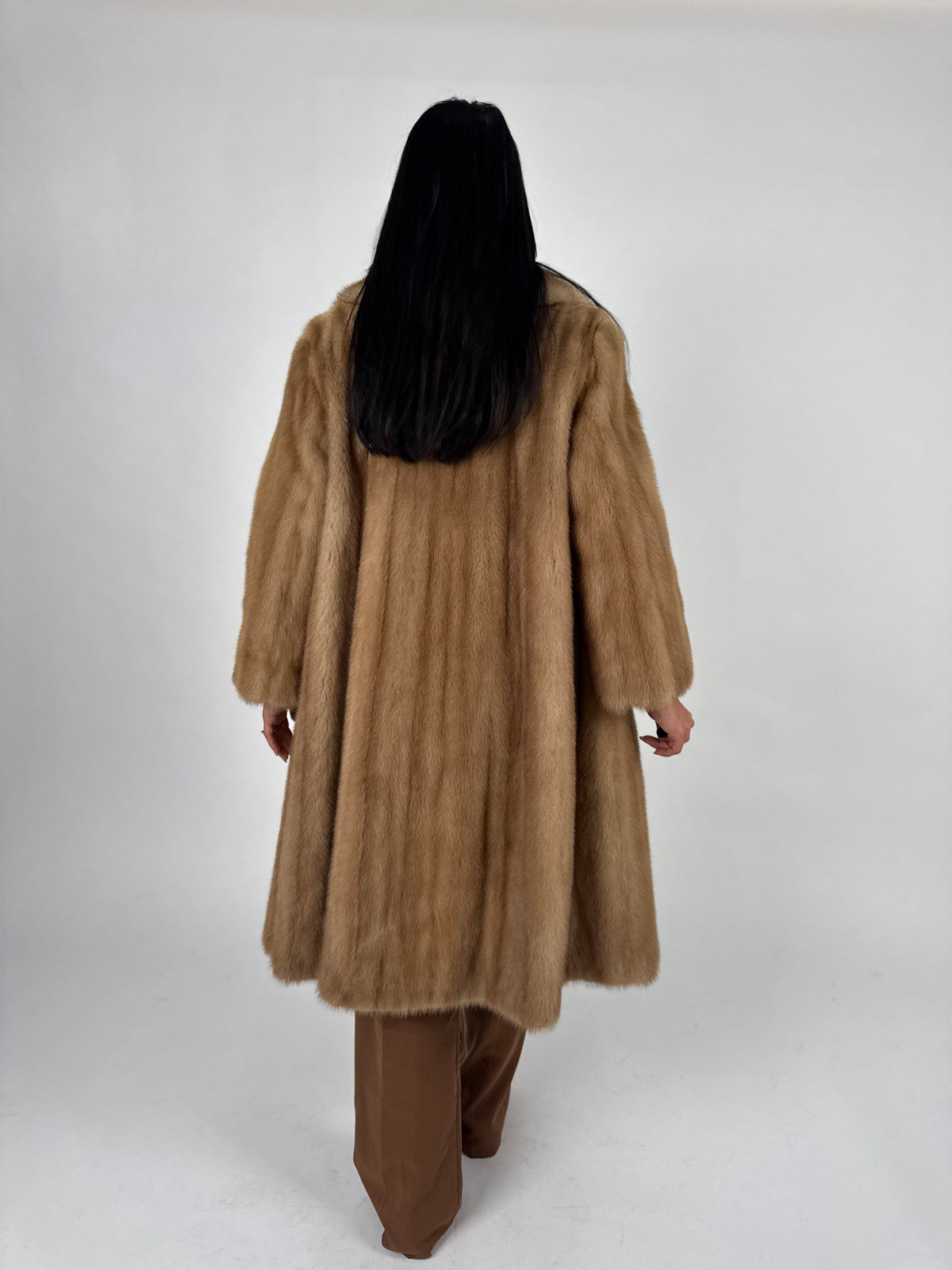 Cappotto in visone N749