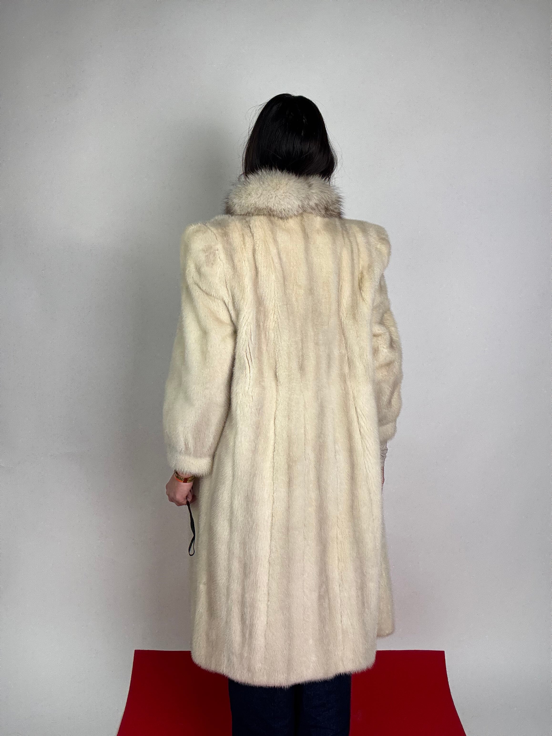 Cappotto in visone N441
