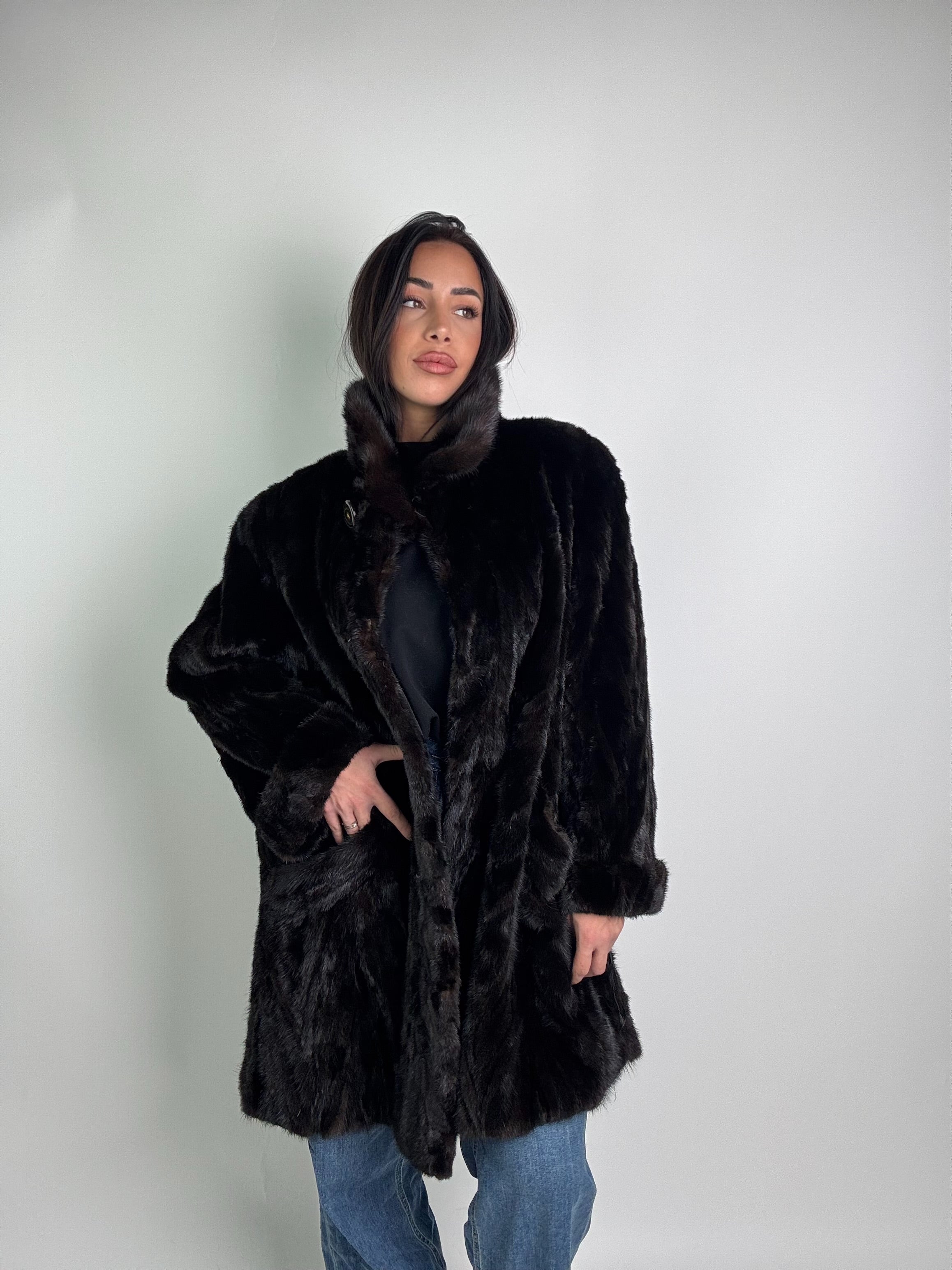 Cappotto in visone N381