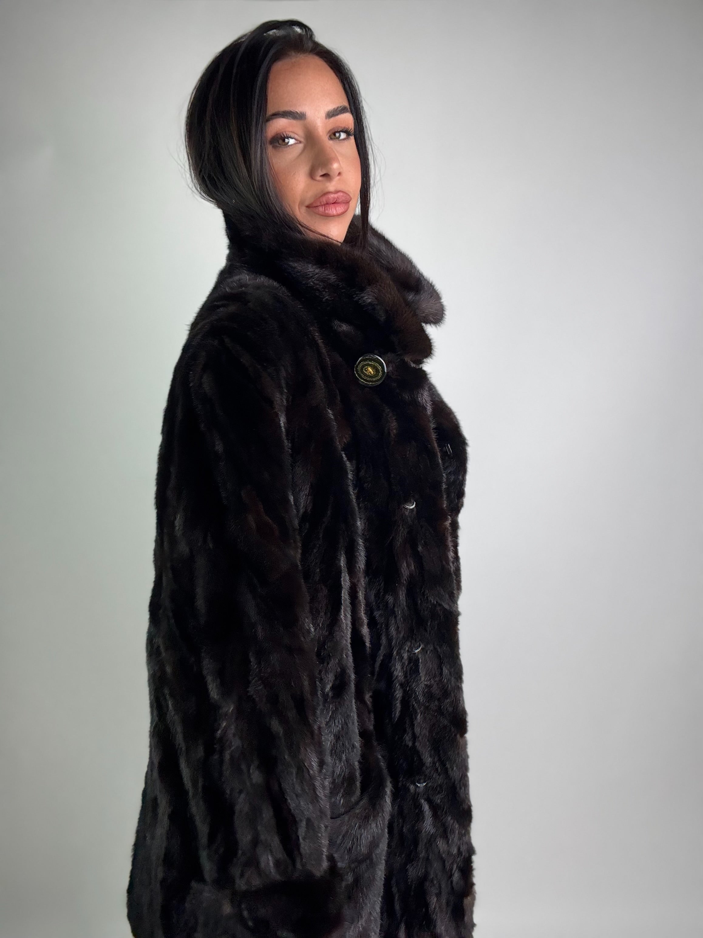 Cappotto in visone N381