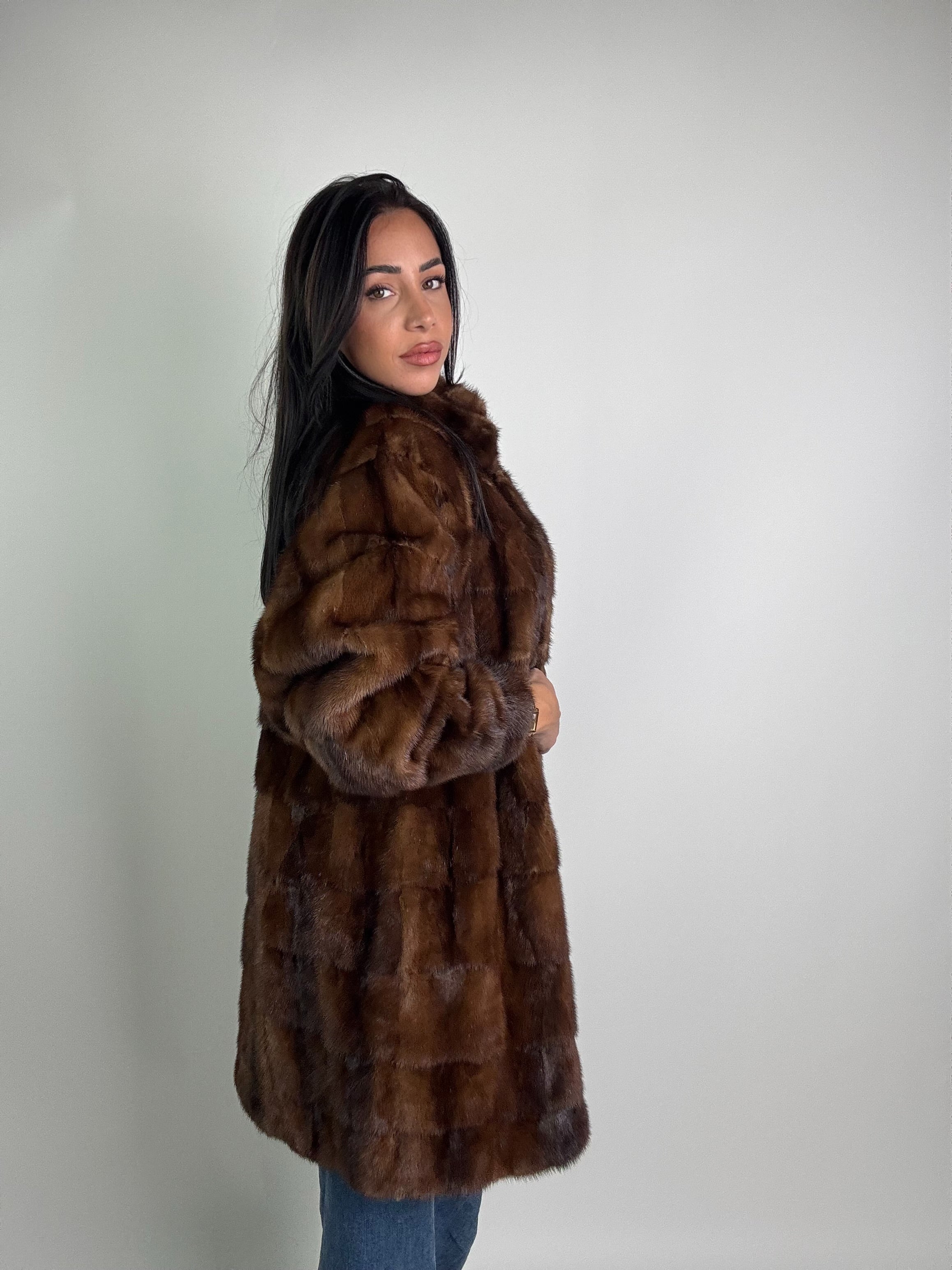 Cappotto in visone N382