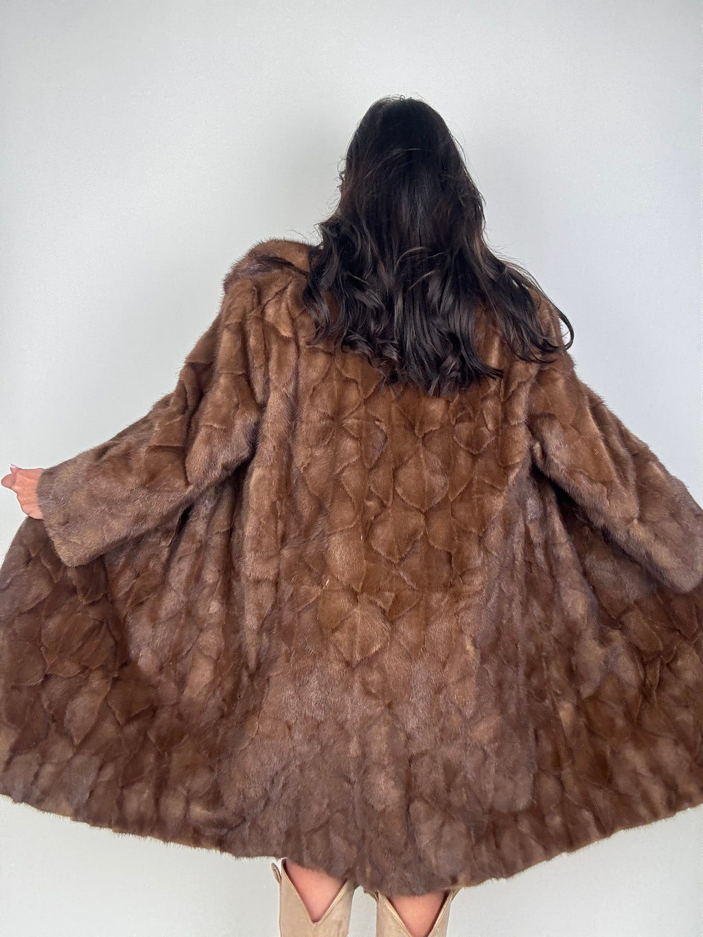 Cappotto in visone N665