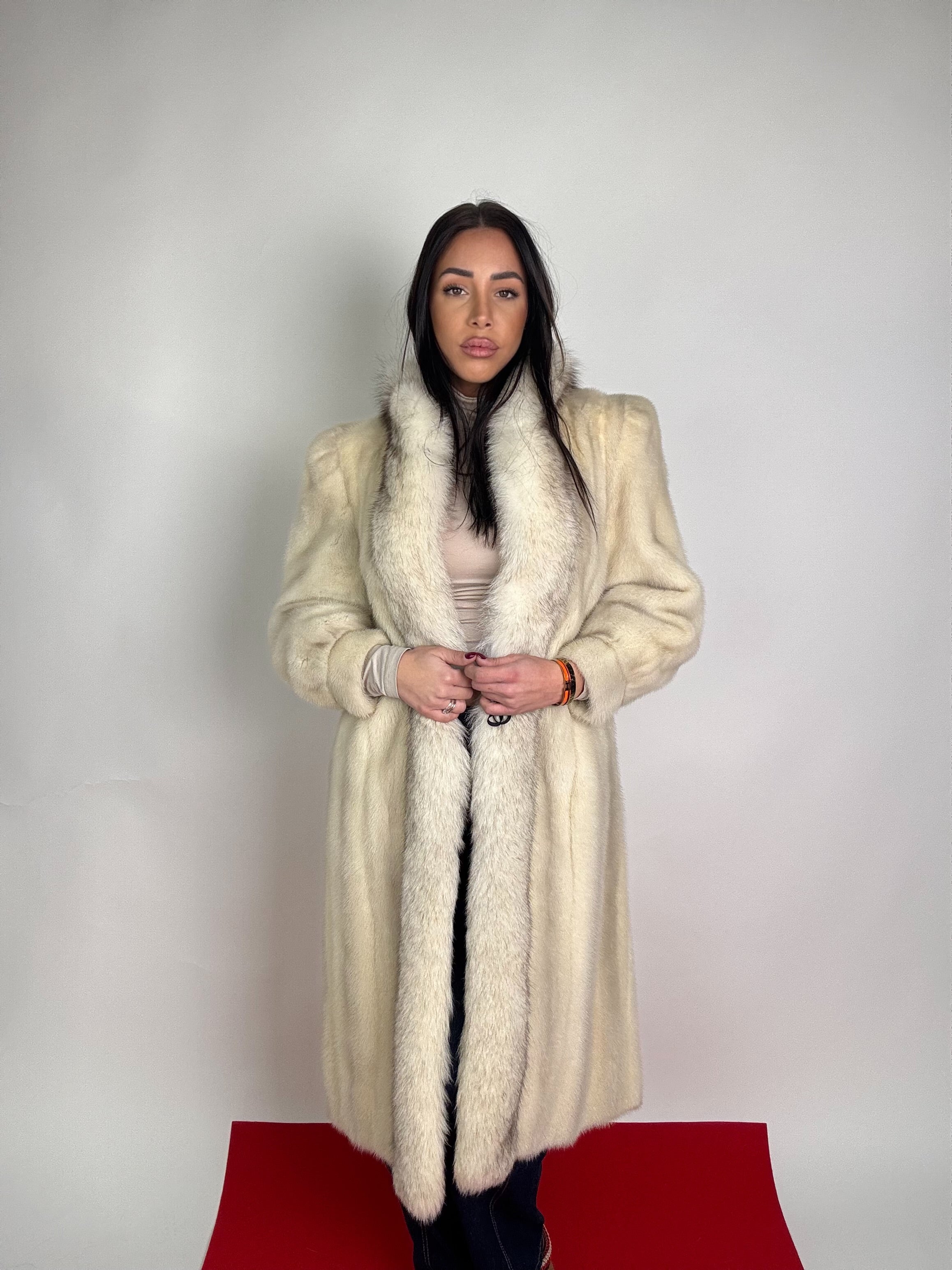 Cappotto in visone N441