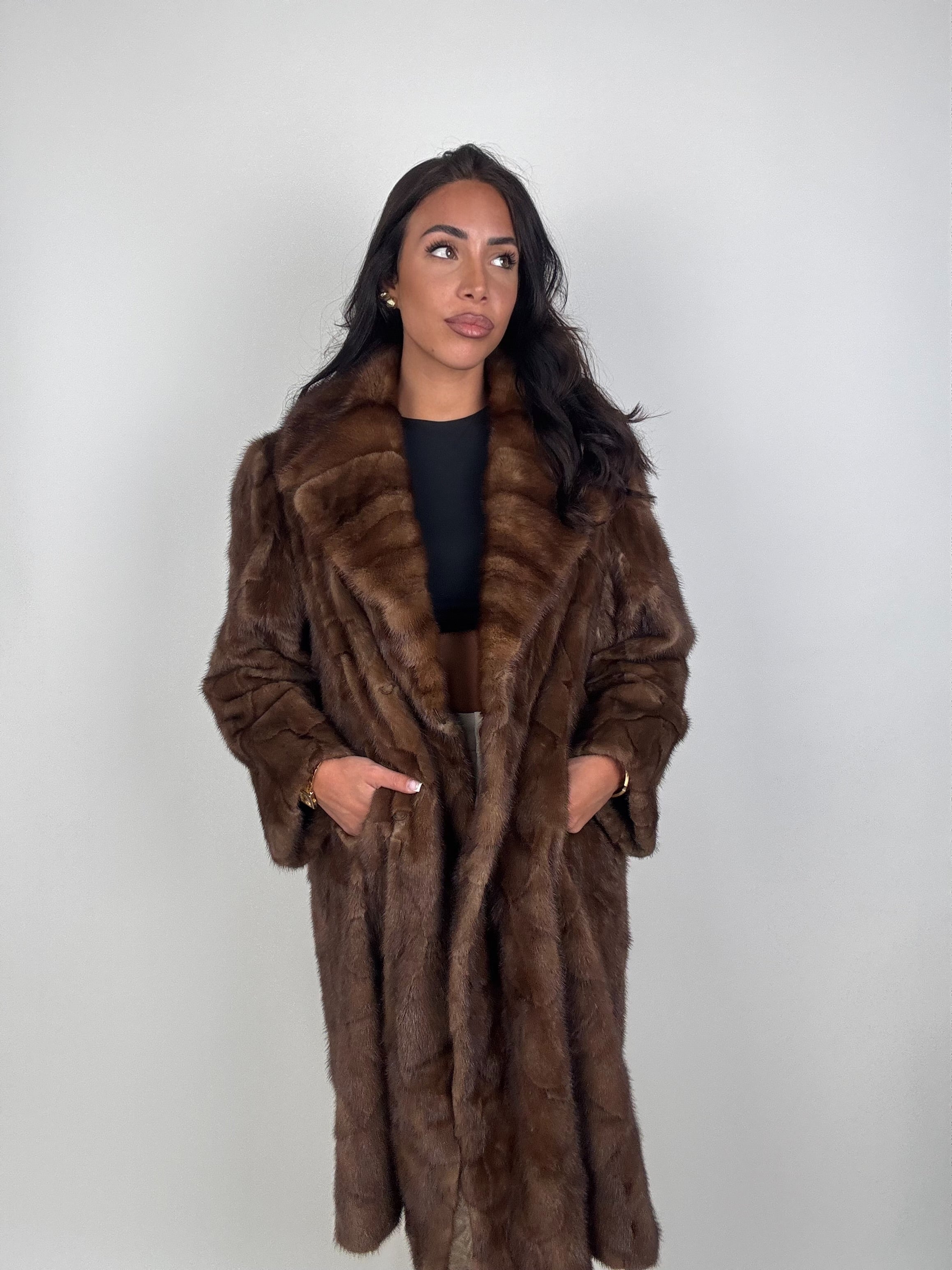 Cappotto in visone N665