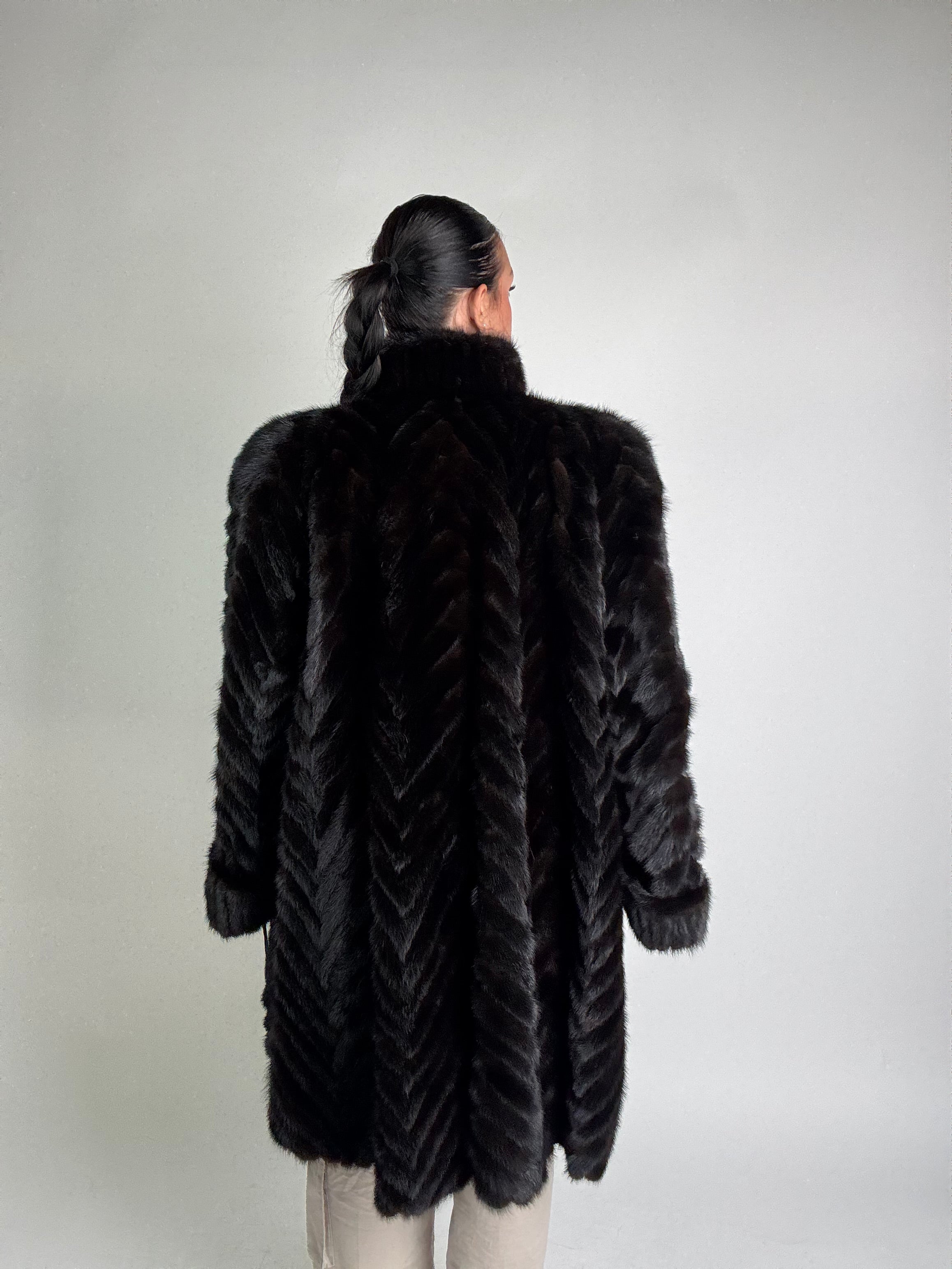 Cappotto in visone N385