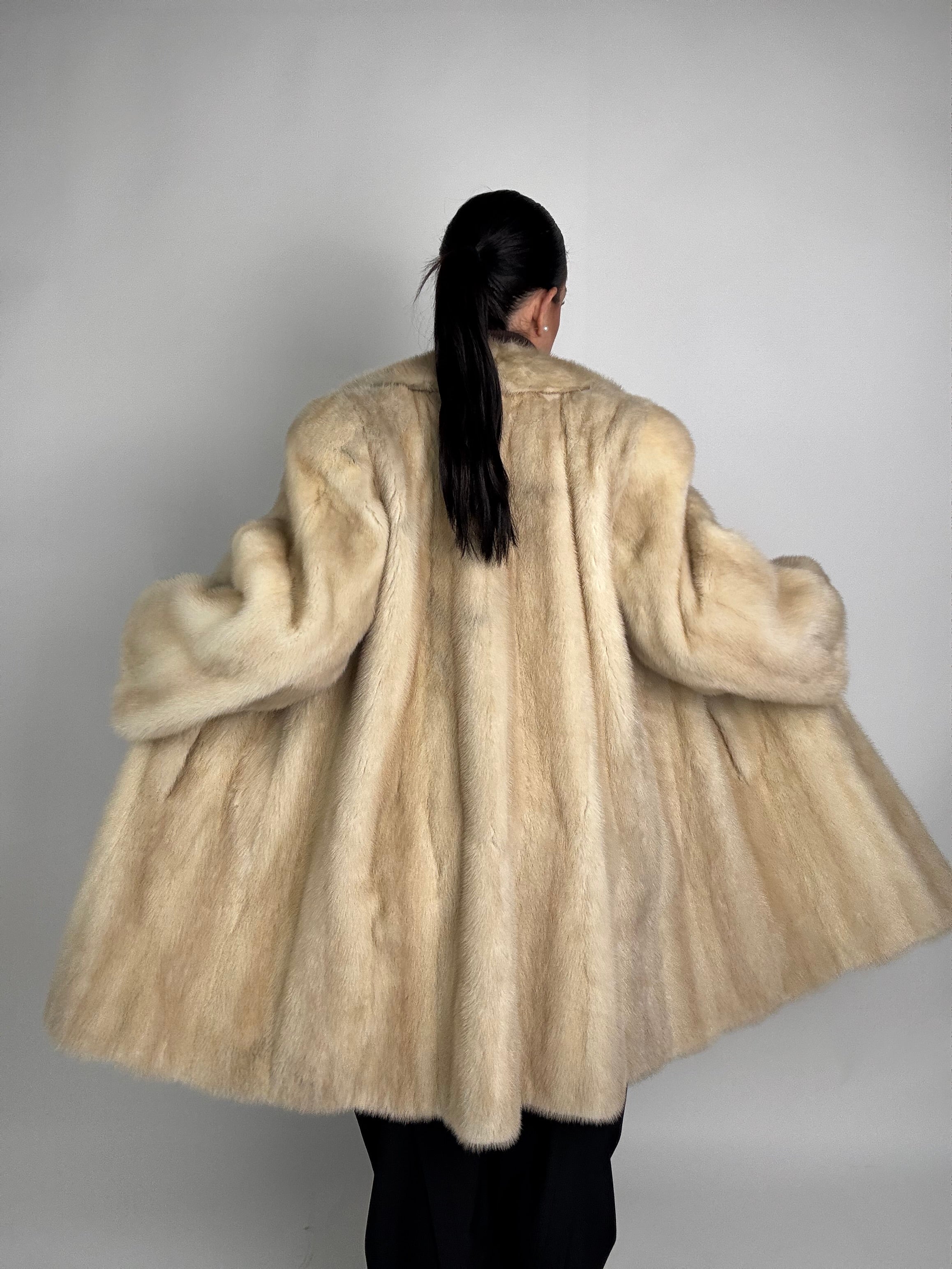 Cappotto in visone N445