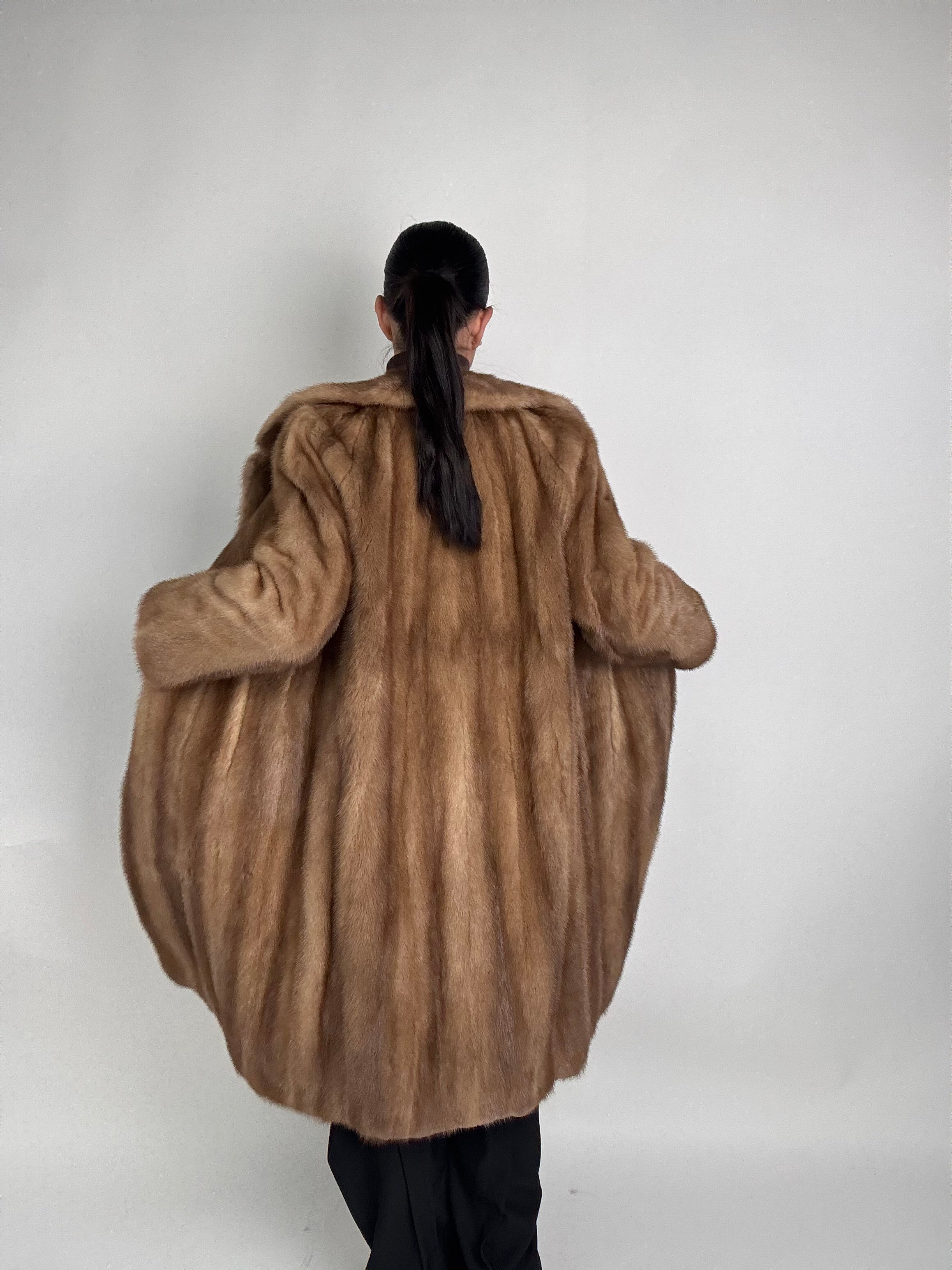 Cappotto in visone N446