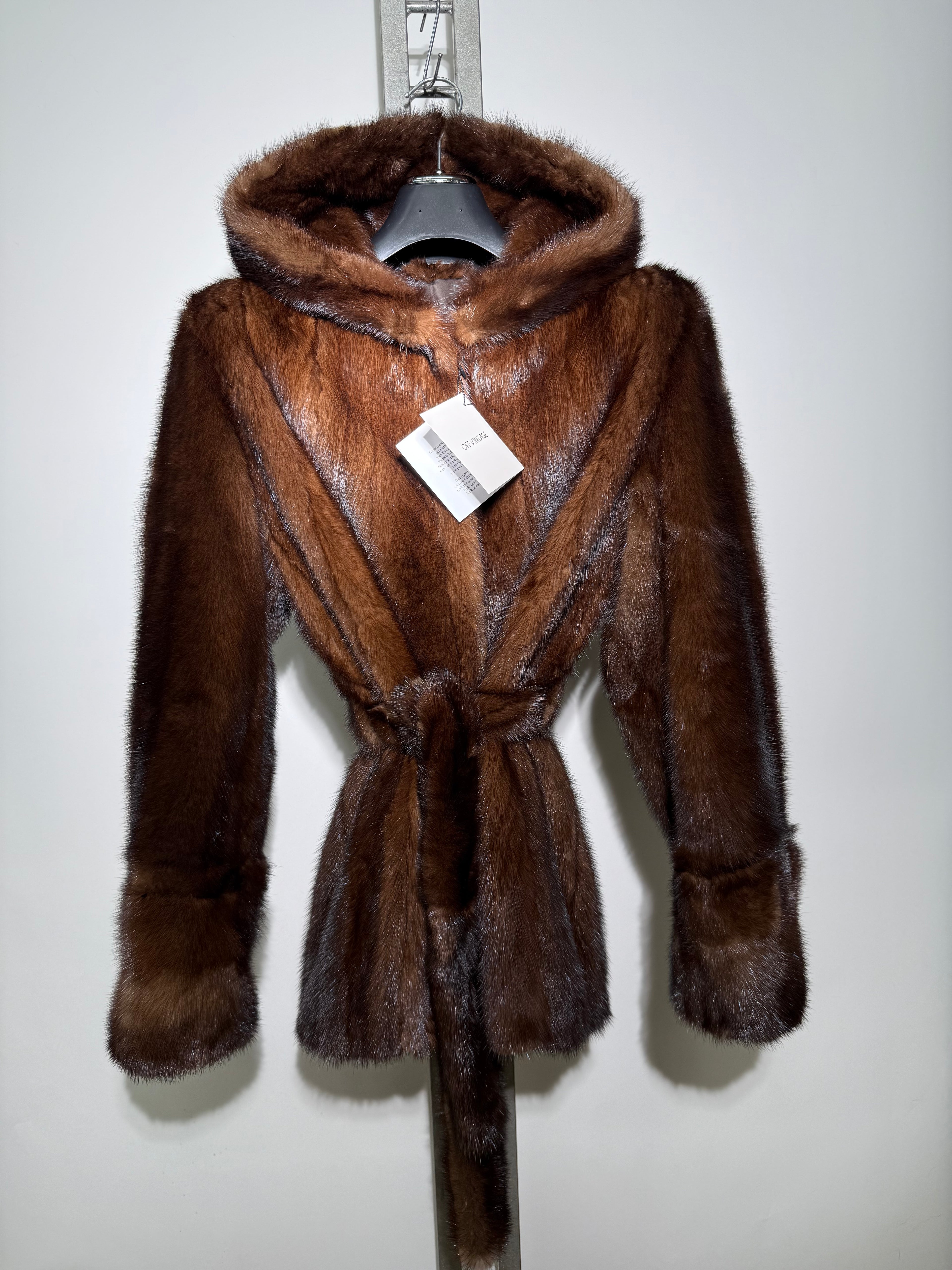 Giacca in visone cintura e cappuccio