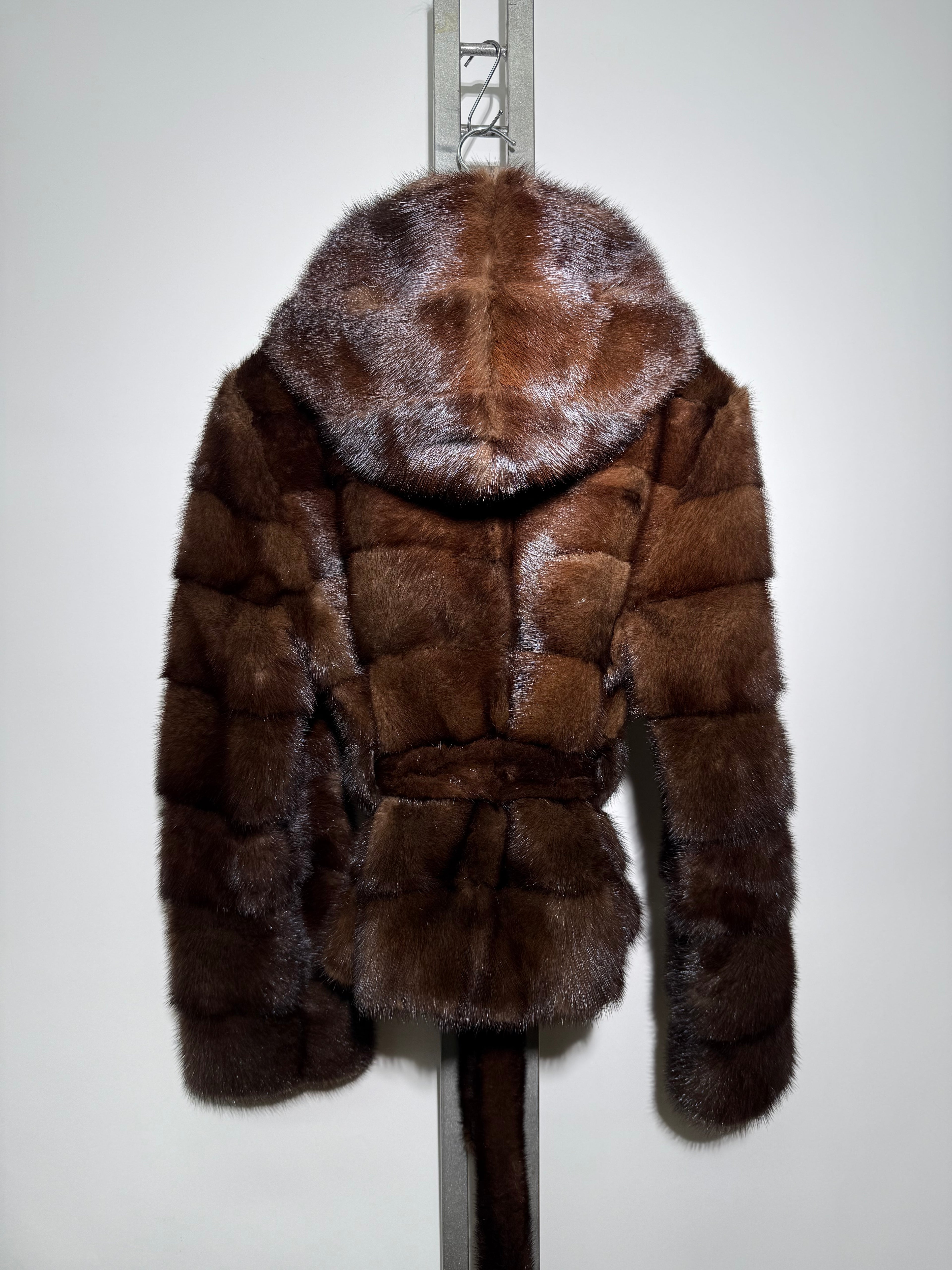 Giacca in visone cintura e cappuccio