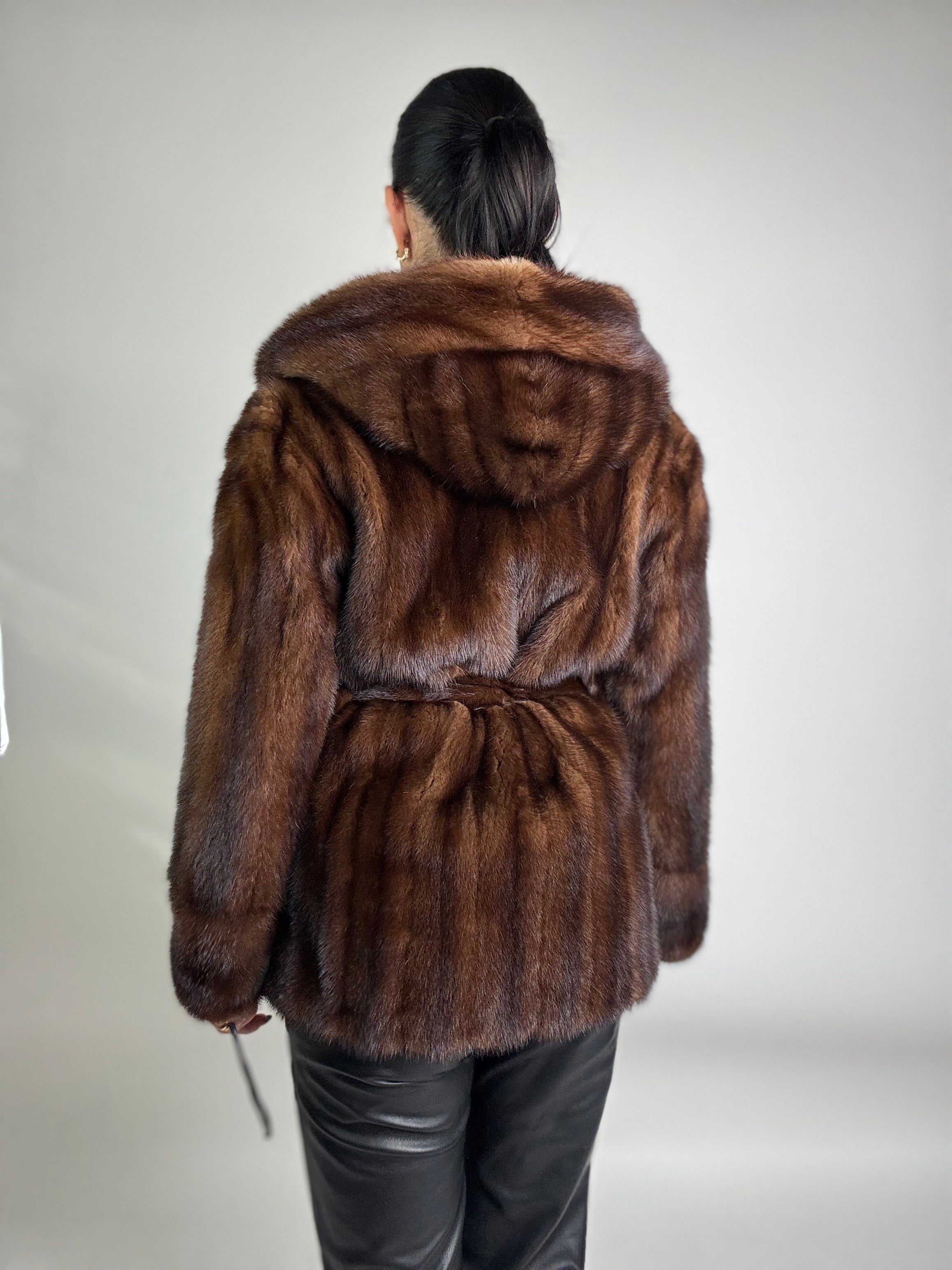 Giacca in visone cintura e cappuccio N124