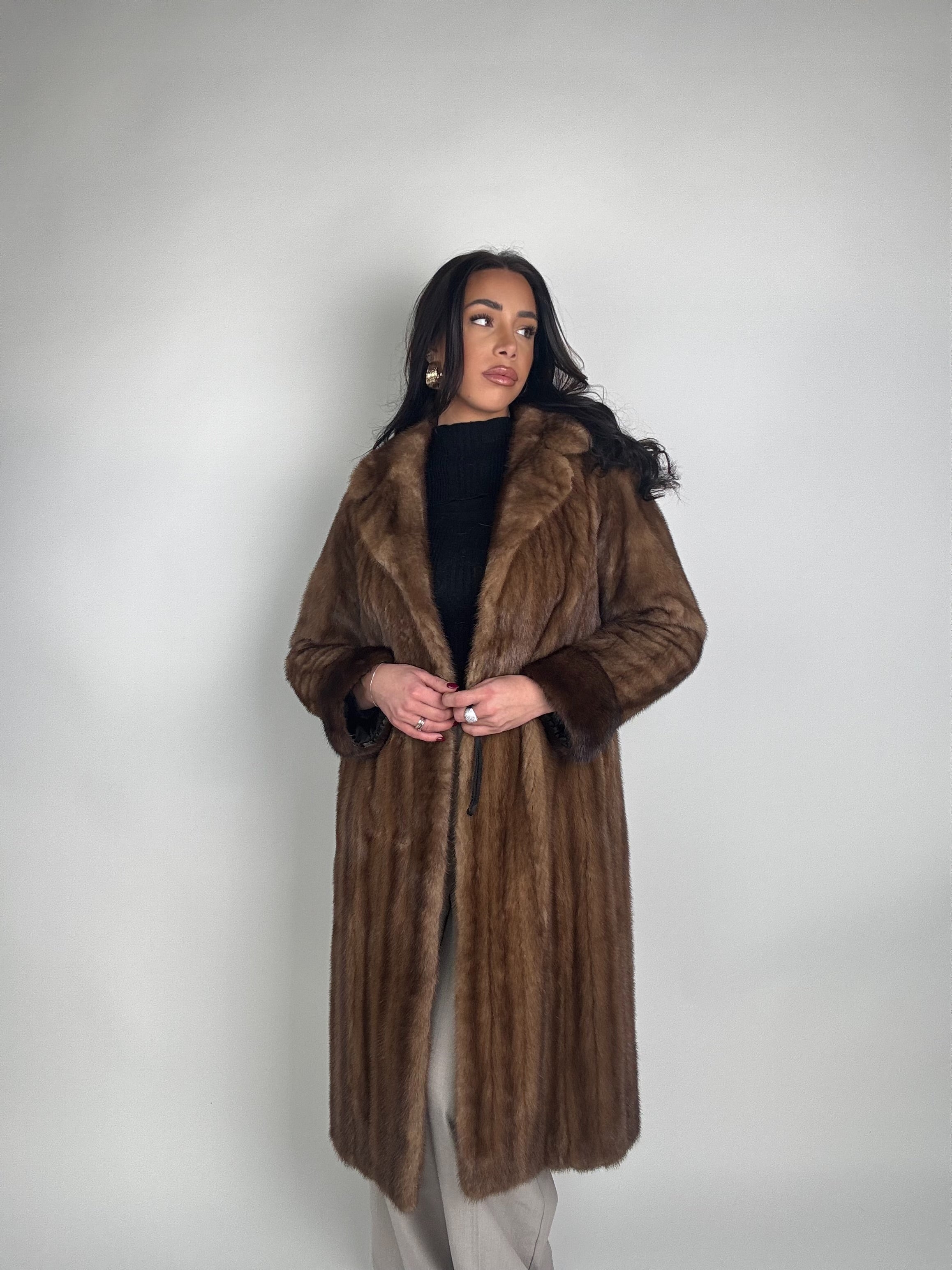 Cappotto in visone N449