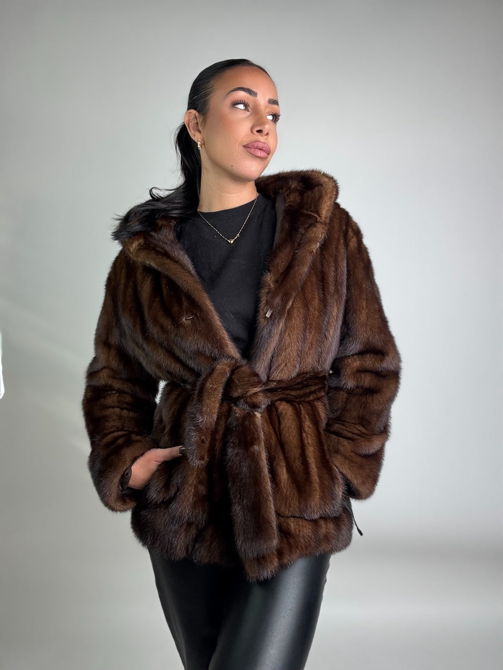 Giacca in visone cintura e cappuccio N124