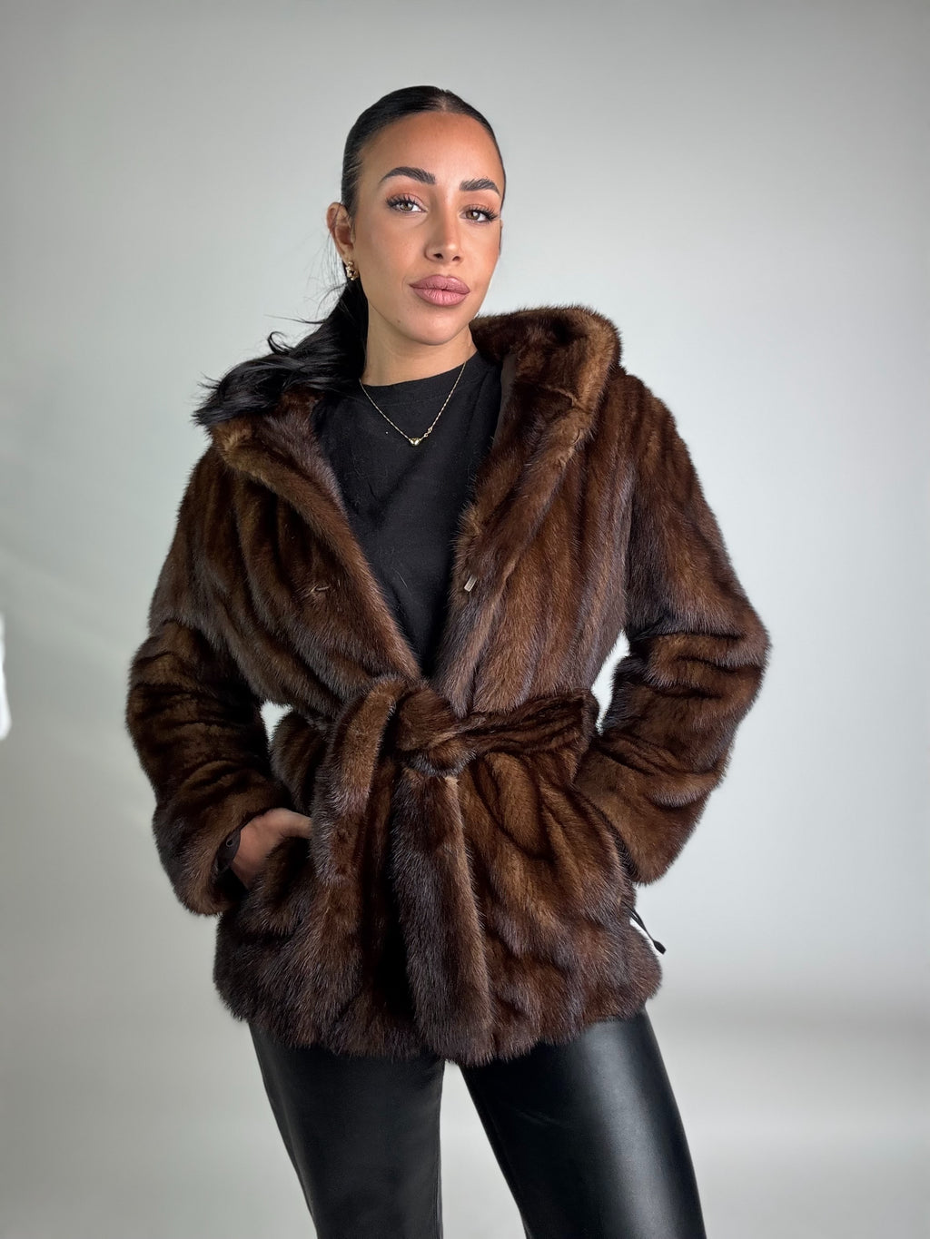 Giacca in visone cintura e cappuccio N124