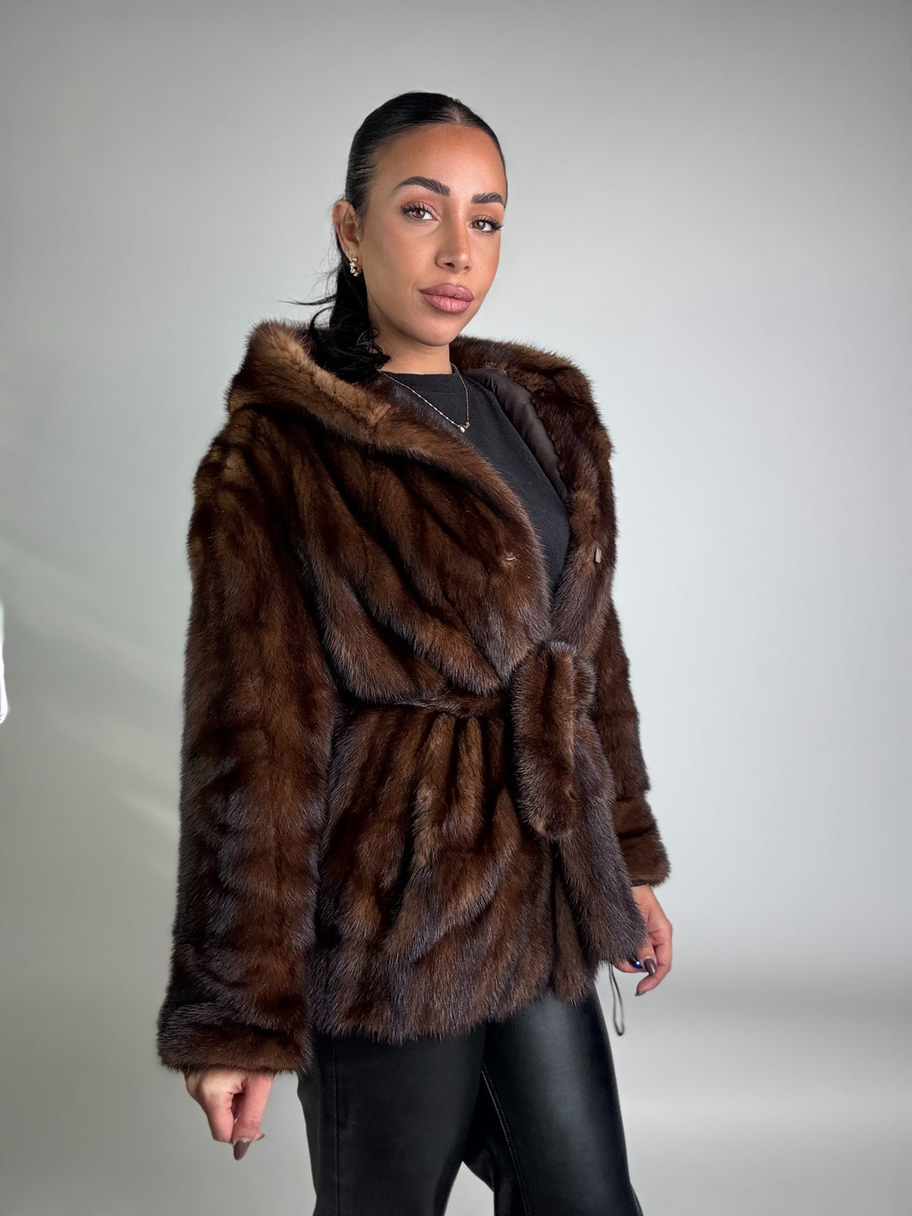 Giacca in visone cintura e cappuccio N124