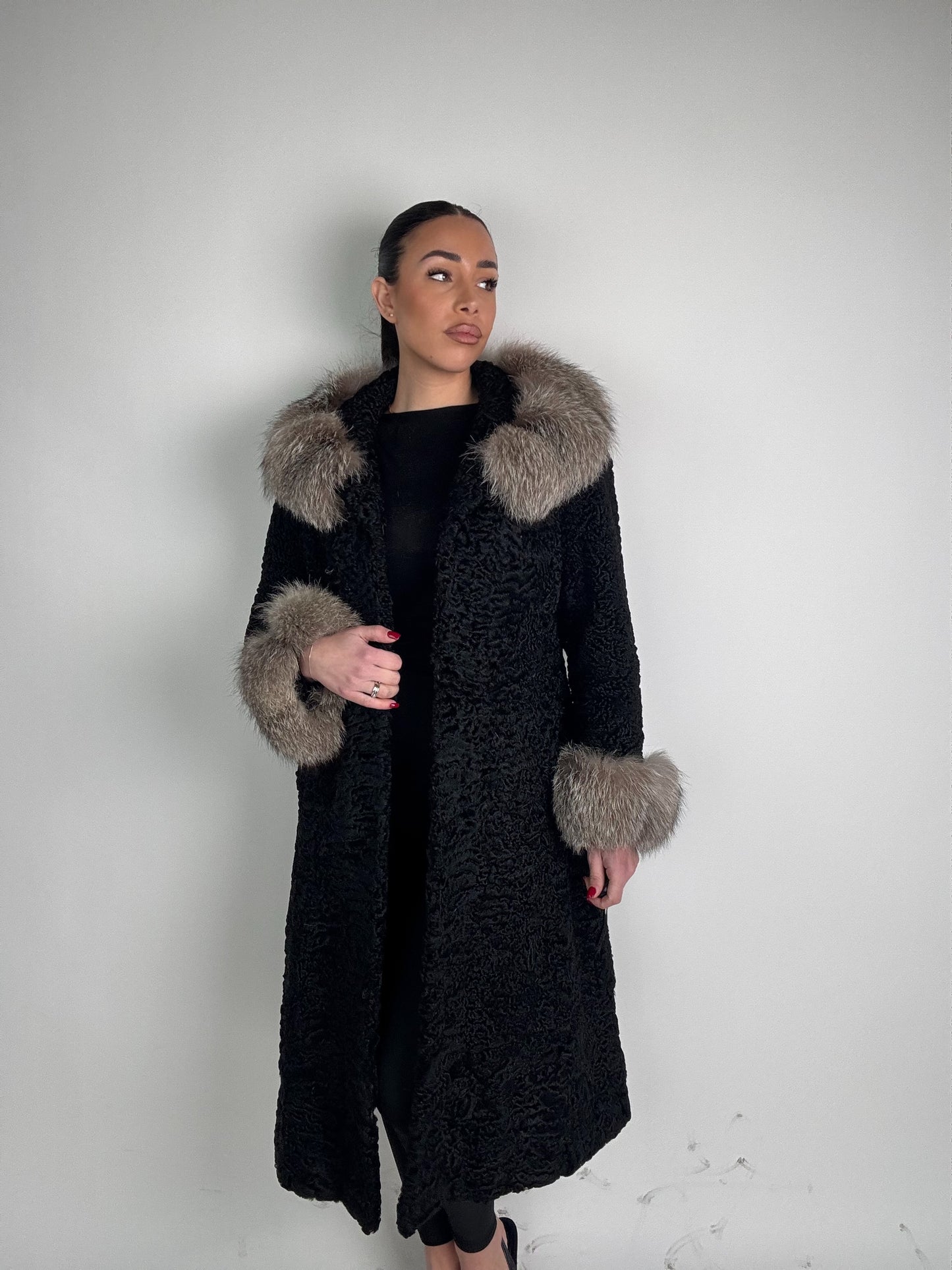 Cappotto reversibile in astrakan e volpe N57