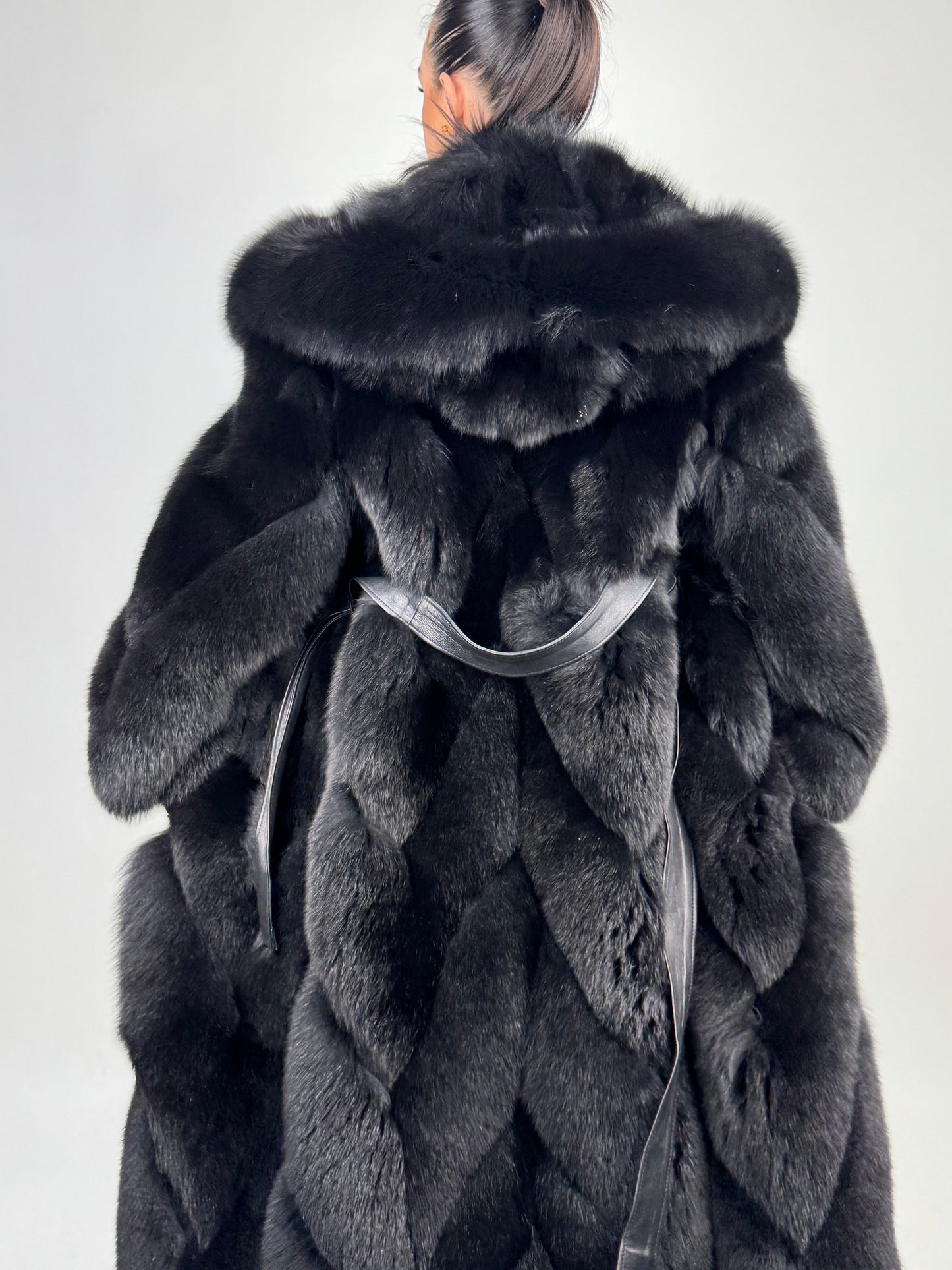 Cappotto in volpe total black N447