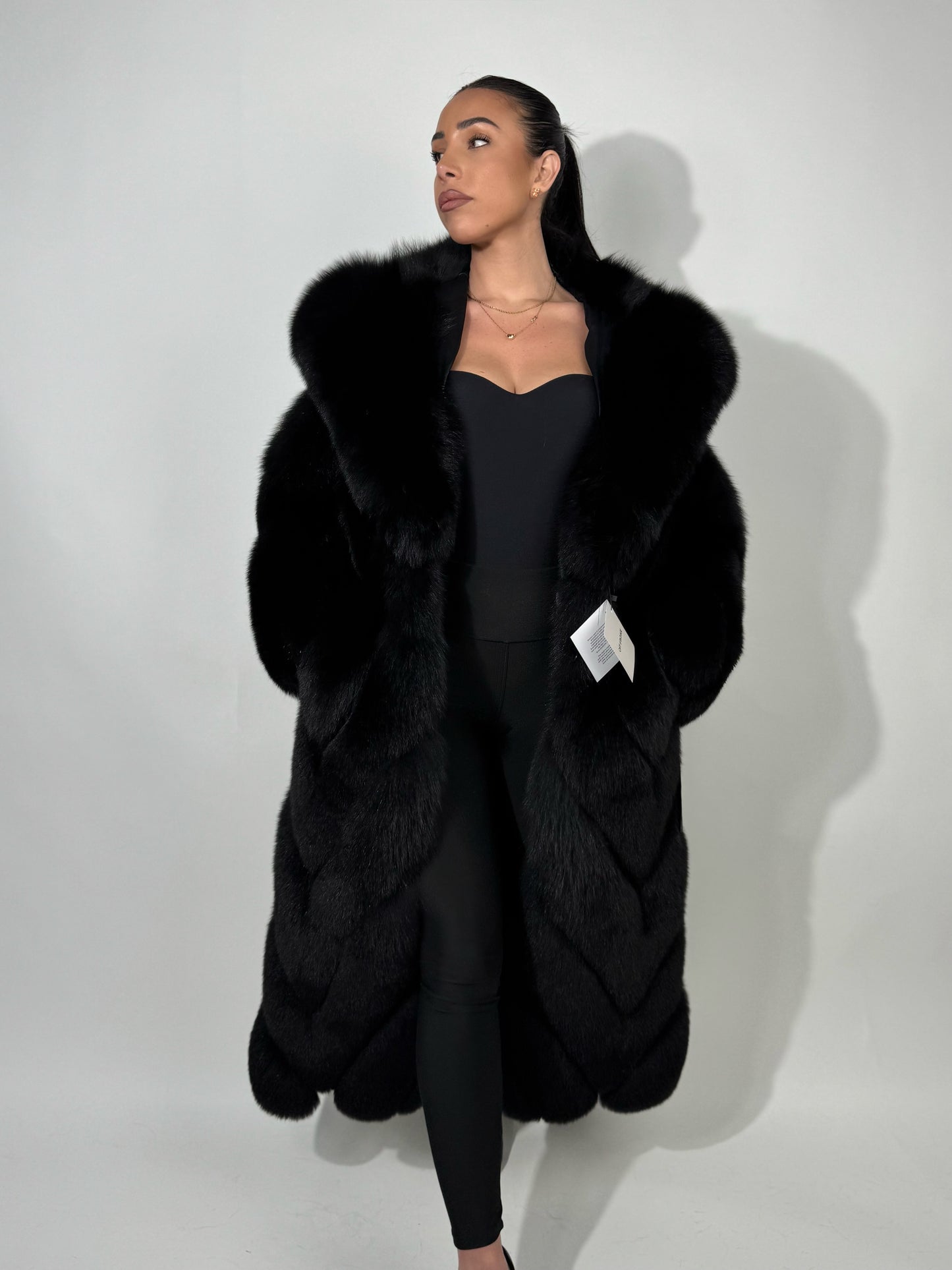 Cappotto in volpe total black N447