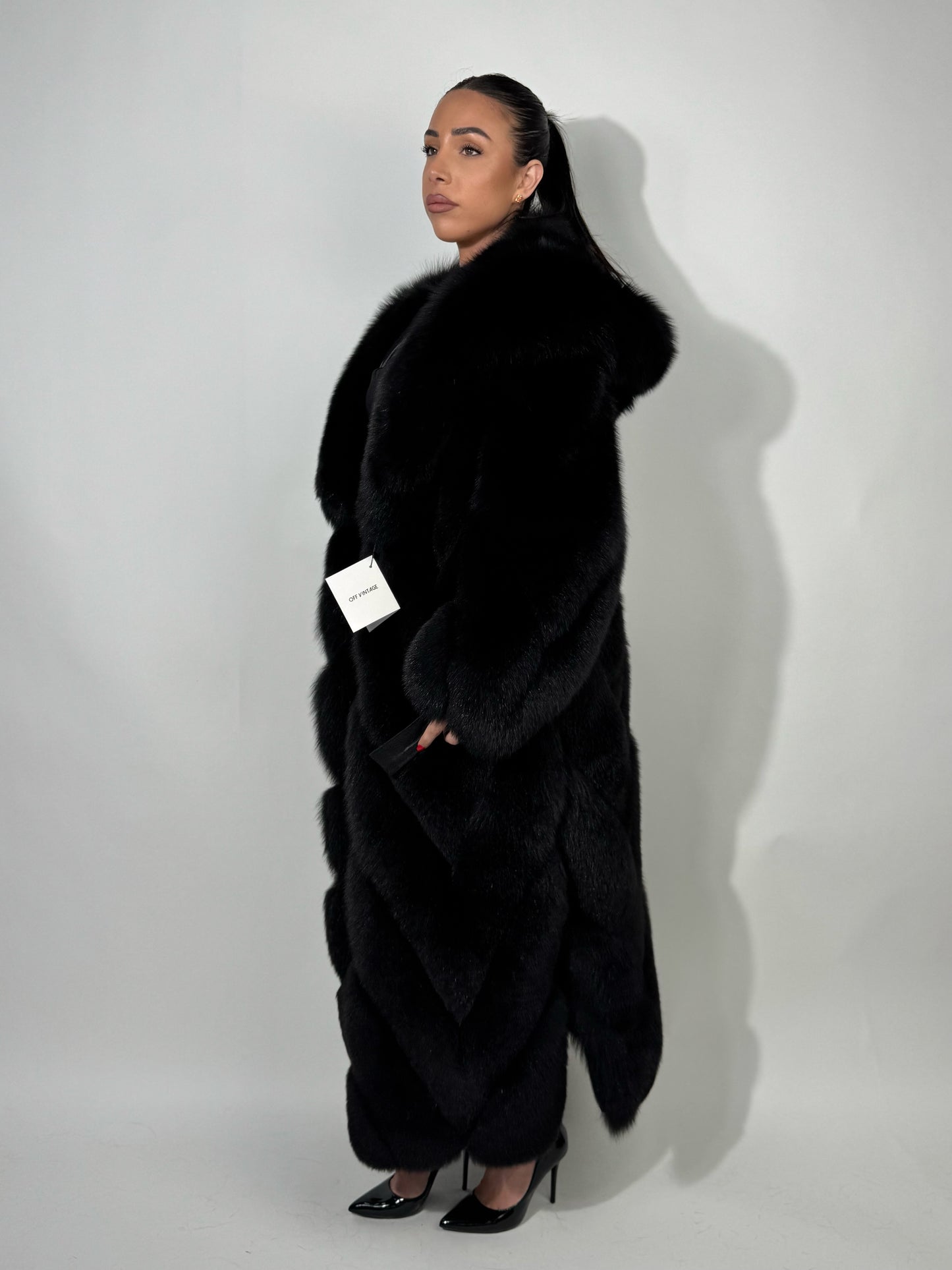 Cappotto in volpe total black N447