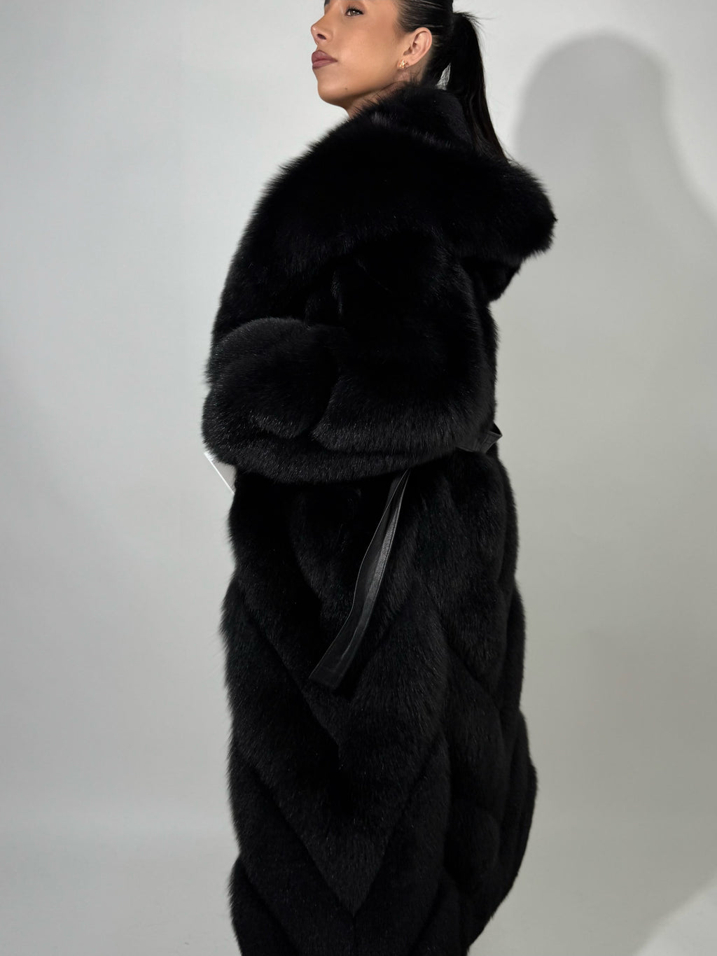Cappotto in volpe total black N447