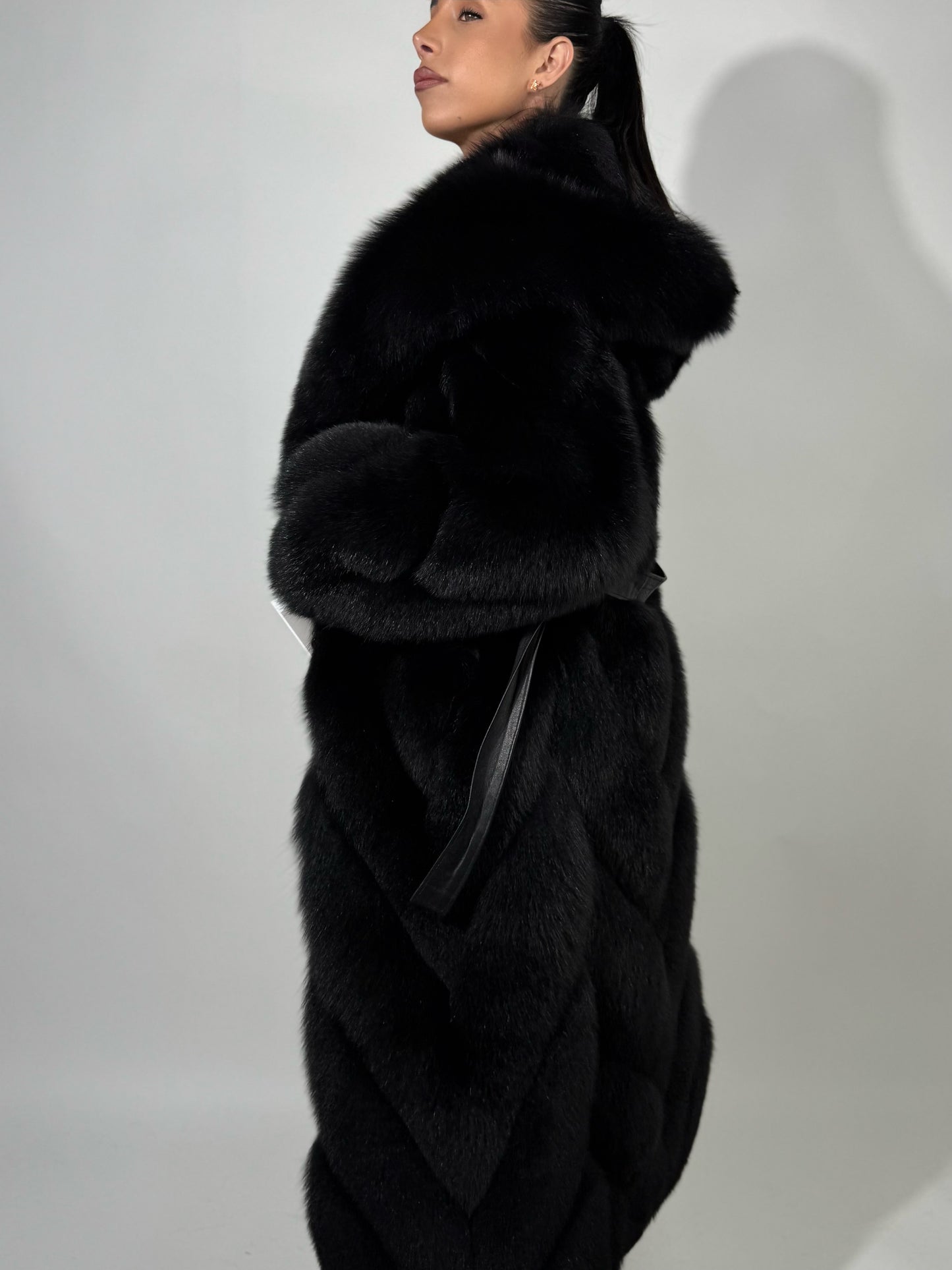 Cappotto in volpe total black N447