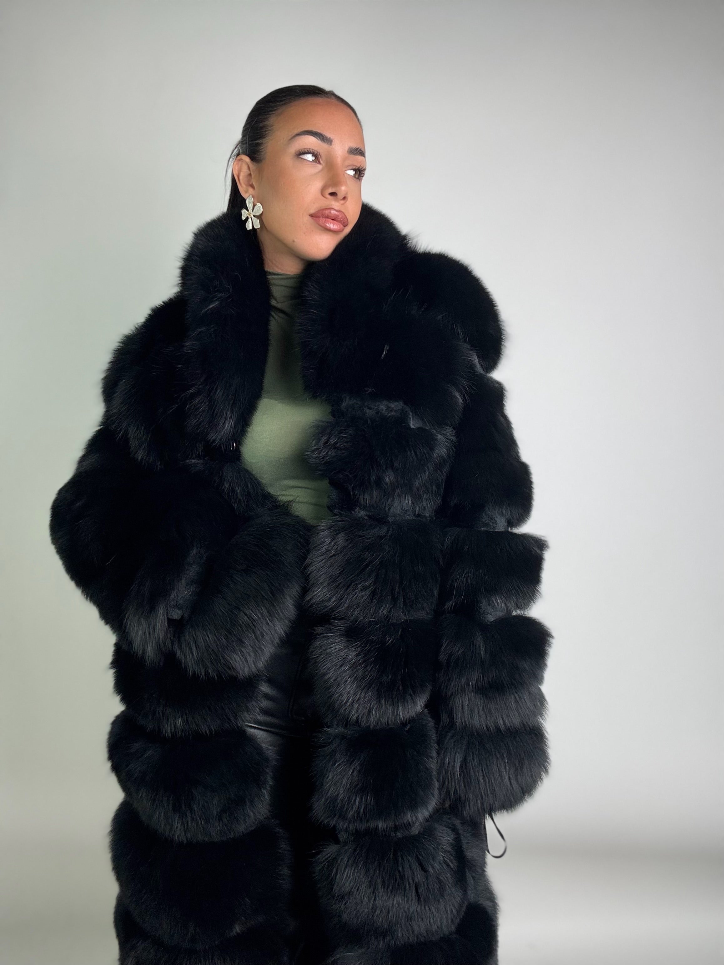 Cappotto in volpe total black N16