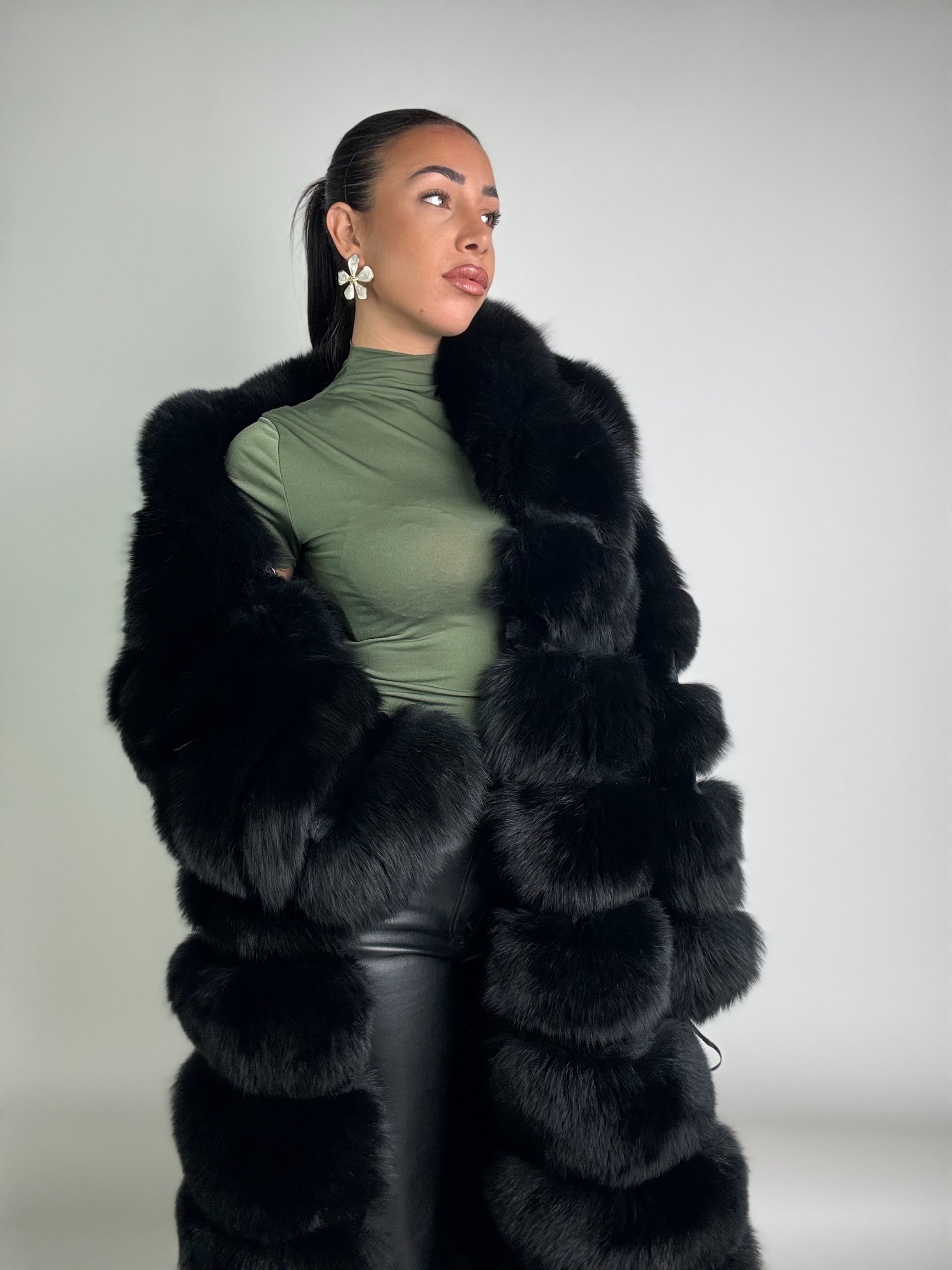 Cappotto in volpe total black N16