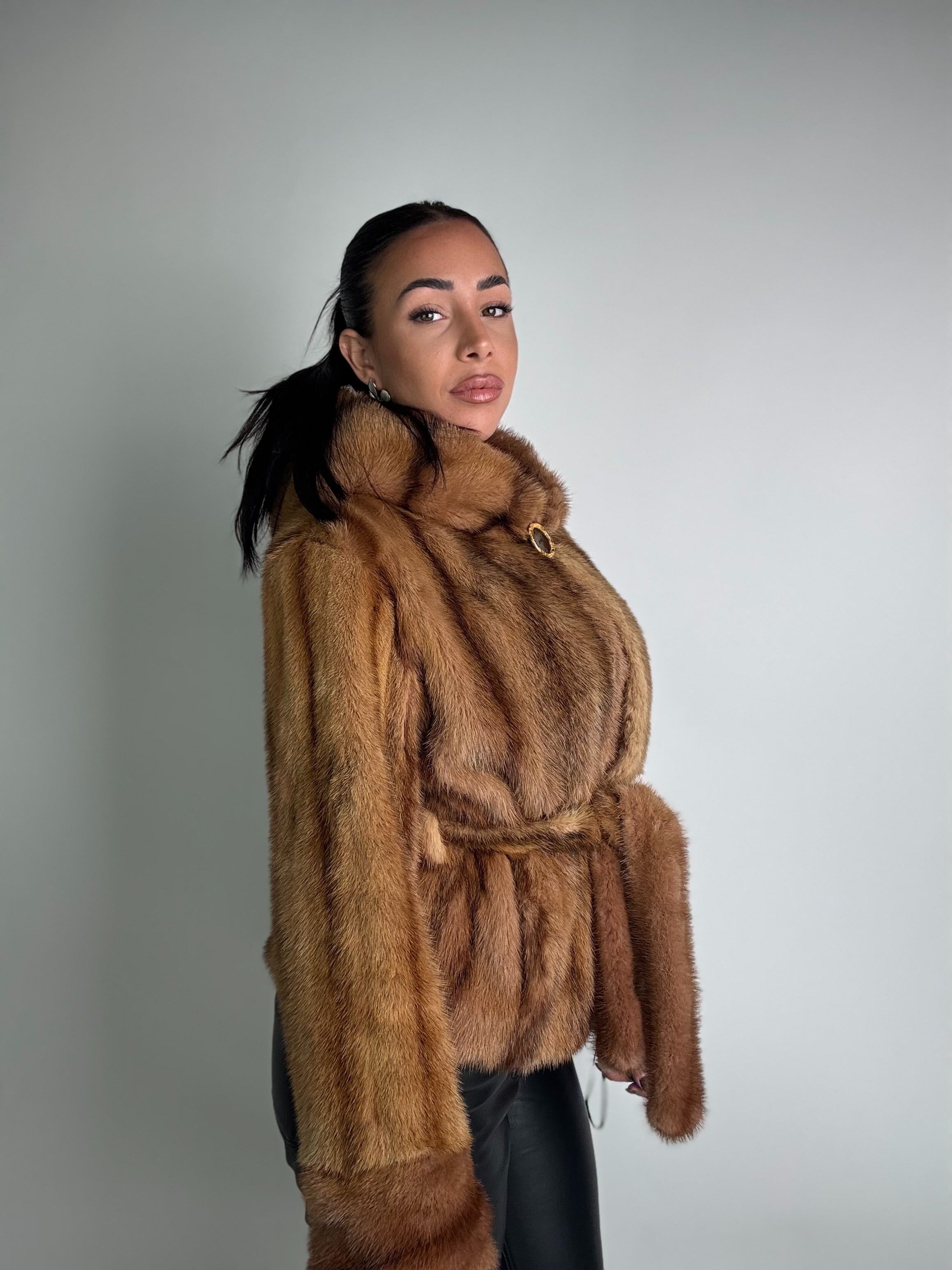 Giacca in visone cintura e cappuccio N125